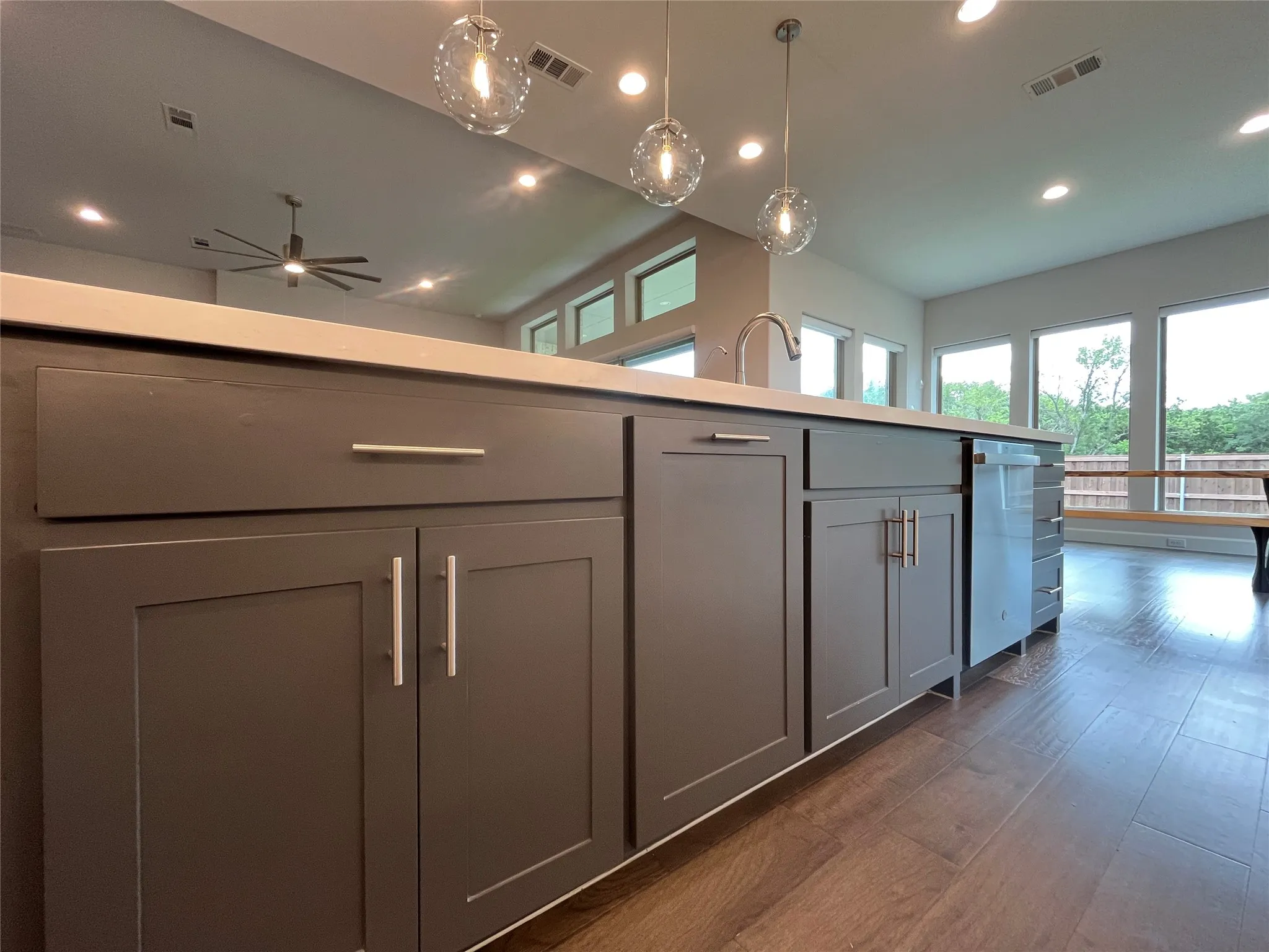 Single Family Residence For Sale in Ellis County , 2834 Midlake Drive, Midlothian, Texas 76065, 4 Bedroom, 4 Bathroom, 3 Garage spaces, 3,363 Sqft, built in 2022, mls#21281318, Real Estate Agent in Midlothian, Homes For Sale in Ellis county, Homes For Sale in Midlothian, Realtor in Midlothian Texas, Real Estate Brokerage Independent Realty Texas, Luminita Cordes Realtor