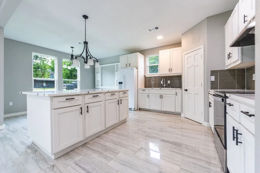 Single Family Residence For Sale in Bosque County , 328 E Norway Street, Walnut Springs, Texas 76690, 3 Bedrooms, 2 Bathrooms, Garage spaces, 1,335 Sqft, built in 2024, Price $255,000, mls#21281404, Real Estate Agent in Walnut Springs, Homes For Sale in Bosque county, Homes For Sale in Walnut Springs, Realtor in Walnut Springs Texas, Real Estate Brokerage Independent Realty Texas, Luminita Cordes Realtor
