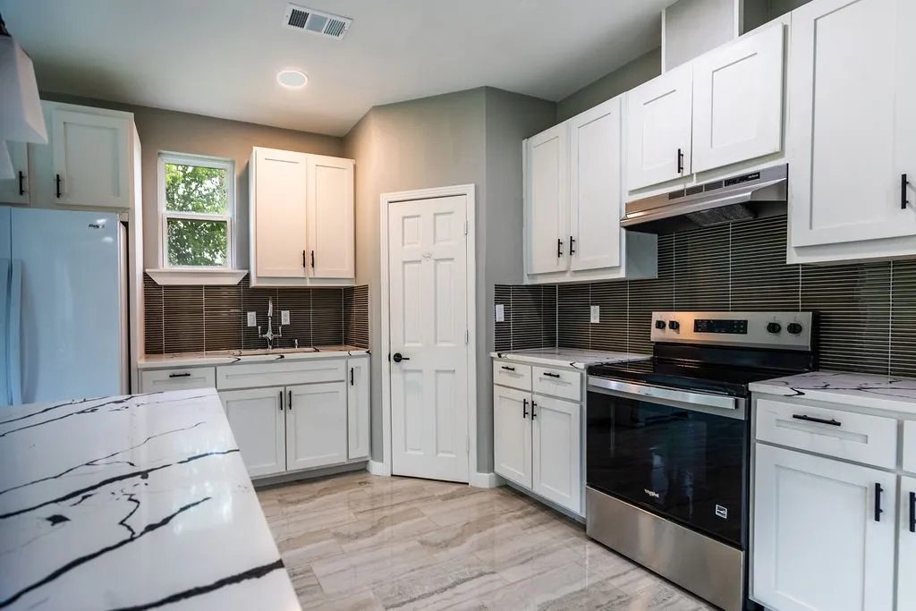 Single Family Residence For Sale in Bosque County , 328 E Norway Street, Walnut Springs, Texas 76690, 3 Bedrooms, 2 Bathrooms, Garage spaces, 1,335 Sqft, built in 2024, Price $255,000, mls#21281404, Real Estate Agent in Walnut Springs, Homes For Sale in Bosque county, Homes For Sale in Walnut Springs, Realtor in Walnut Springs Texas, Real Estate Brokerage Independent Realty Texas, Luminita Cordes Realtor