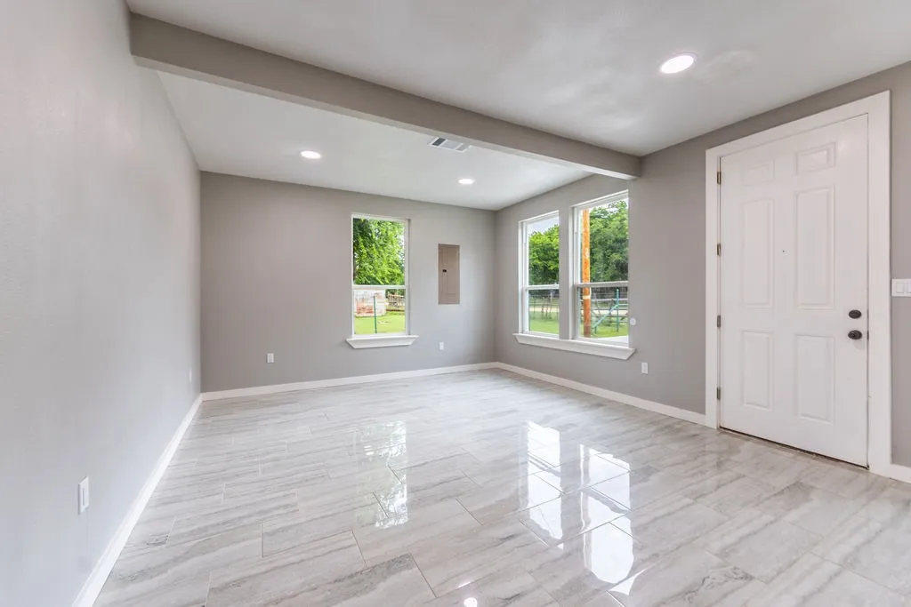 Single Family Residence For Sale in Bosque County , 328 E Norway Street, Walnut Springs, Texas 76690, 3 Bedrooms, 2 Bathrooms, Garage spaces, 1,335 Sqft, built in 2024, Price $255,000, mls#21281404, Real Estate Agent in Walnut Springs, Homes For Sale in Bosque county, Homes For Sale in Walnut Springs, Realtor in Walnut Springs Texas, Real Estate Brokerage Independent Realty Texas, Luminita Cordes Realtor
