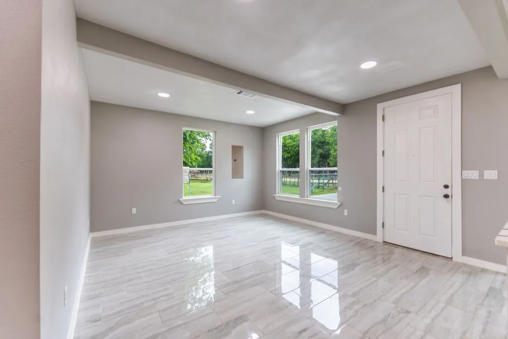 Single Family Residence For Sale in Bosque County , 328 E Norway Street, Walnut Springs, Texas 76690, 3 Bedrooms, 2 Bathrooms, Garage spaces, 1,335 Sqft, built in 2024, Price $255,000, mls#21281404, Real Estate Agent in Walnut Springs, Homes For Sale in Bosque county, Homes For Sale in Walnut Springs, Realtor in Walnut Springs Texas, Real Estate Brokerage Independent Realty Texas, Luminita Cordes Realtor