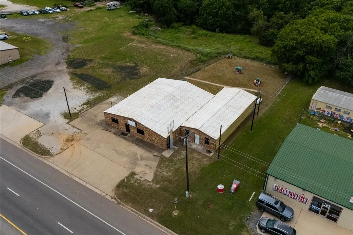 Office For Sale in Tarrant County , 11361 & 11363 FM 730 N, Reno, Texas 76020, 0, 0, Garage spaces, 4,500 Sqft, built in 1986, mls#21276802, Real Estate Agent in Reno, Homes For Sale in Tarrant county, Homes For Sale in Reno, Realtor in Reno Texas, Real Estate Brokerage Independent Realty Texas, Luminita Cordes Realtor