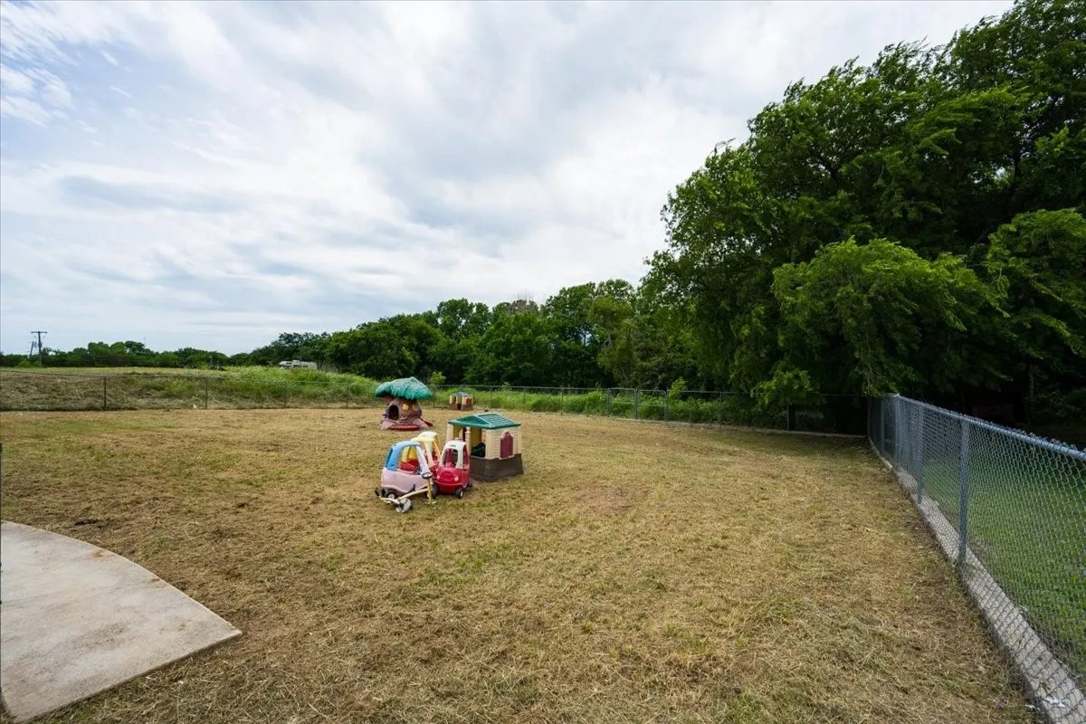 Office For Sale in Tarrant County , 11361 & 11363 FM 730 N, Reno, Texas 76020, 0, 0, Garage spaces, 4,500 Sqft, built in 1986, mls#21276802, Real Estate Agent in Reno, Homes For Sale in Tarrant county, Homes For Sale in Reno, Realtor in Reno Texas, Real Estate Brokerage Independent Realty Texas, Luminita Cordes Realtor