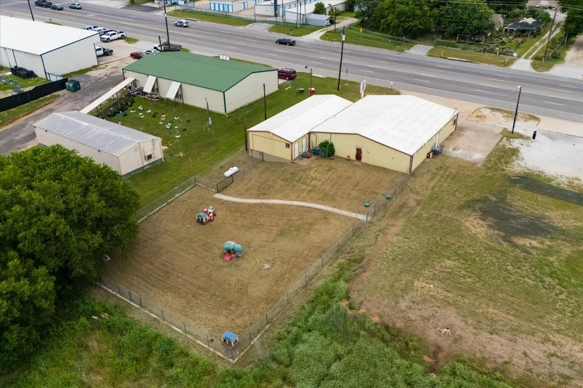 Office For Sale in Tarrant County , 11361 & 11363 FM 730 N, Reno, Texas 76020, 0, 0, Garage spaces, 4,500 Sqft, built in 1986, mls#21276802, Real Estate Agent in Reno, Homes For Sale in Tarrant county, Homes For Sale in Reno, Realtor in Reno Texas, Real Estate Brokerage Independent Realty Texas, Luminita Cordes Realtor
