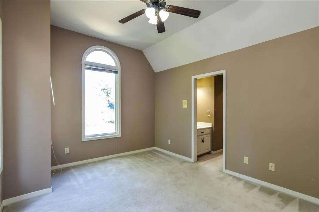 Secondary bedroom
