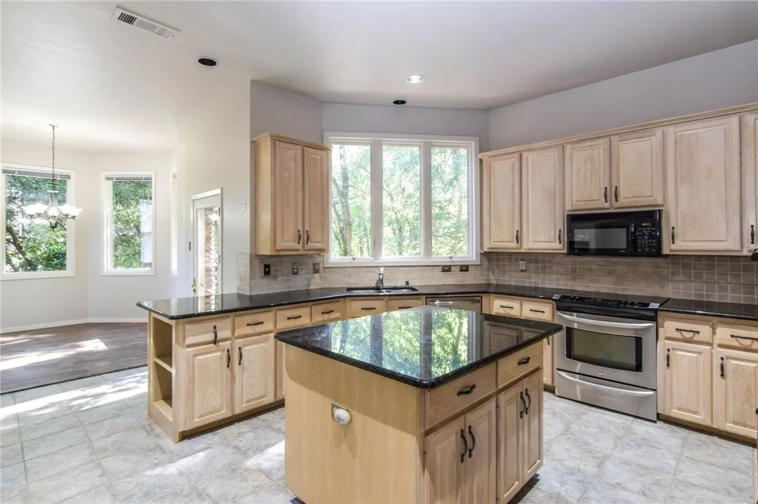 Gourmet kitchen