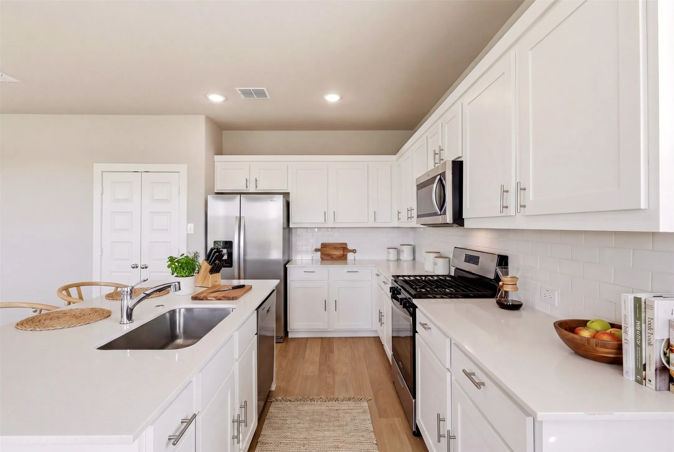 Single Family Residence For Rent in Collin County , 2629 Green River Road, Royse City, Texas 75189, 4 Bedroom, 3 Bathroom, 2 Garage spaces, 2,182 Sqft, built in 2024, mls#21269307, Real Estate Agent in Royse City, Homes For Rent in Collin county, Homes For Rent in Royse City, Realtor in Royse City Texas, Real Estate Brokerage Independent Realty Texas, Luminita Cordes Realtor