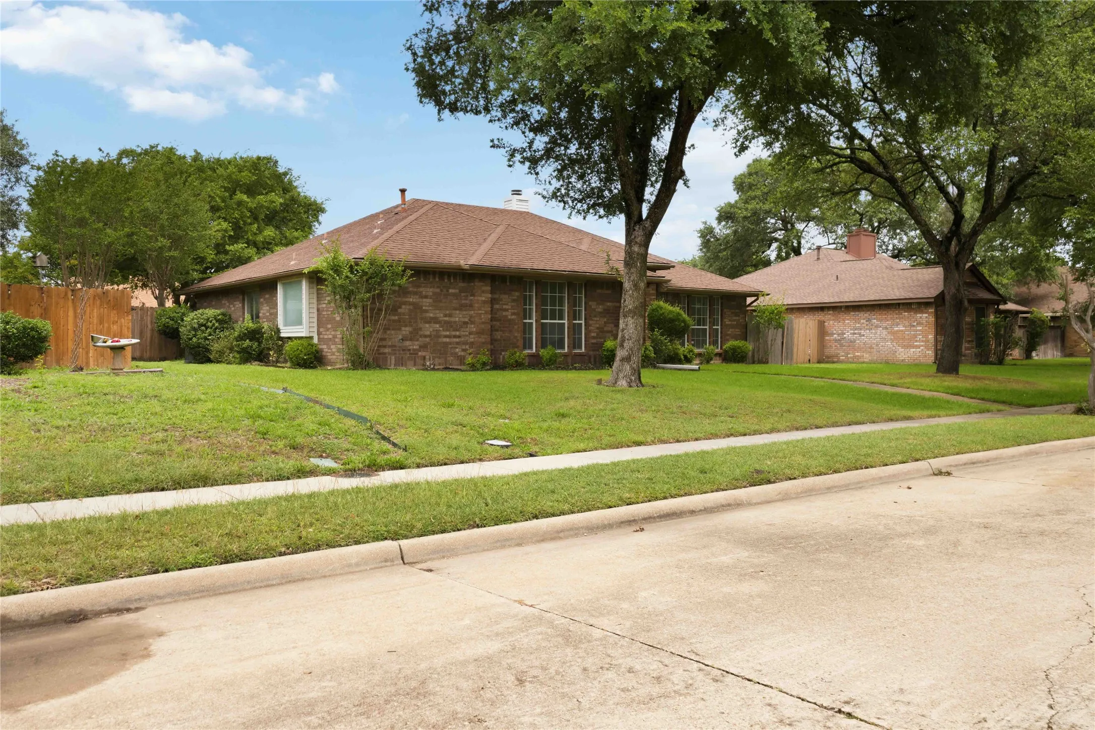 Single Family Residence For Sale in Dallas County , 1403 BAKER, Cedar Hill, Texas 75104, 4 Bedroom, 2 Bathroom, 2 Garage spaces, 1,823 Sqft, built in 1987, mls#21280917, Real Estate Agent in Cedar Hill, Homes For Sale in Dallas county, Homes For Sale in Cedar Hill, Realtor in Cedar Hill Texas, Real Estate Brokerage Independent Realty Texas, Luminita Cordes Realtor
