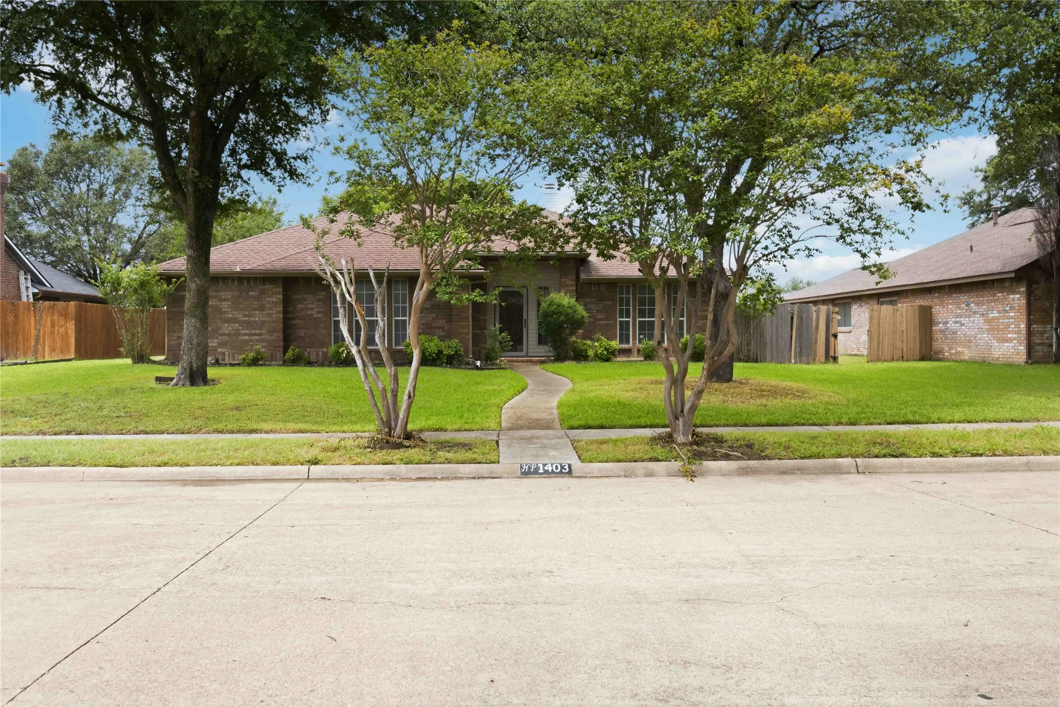 Single Family Residence For Sale in Dallas County , 1403 BAKER, Cedar Hill, Texas 75104, 4 Bedroom, 2 Bathroom, 2 Garage spaces, 1,823 Sqft, built in 1987, mls#21280917, Real Estate Agent in Cedar Hill, Homes For Sale in Dallas county, Homes For Sale in Cedar Hill, Realtor in Cedar Hill Texas, Real Estate Brokerage Independent Realty Texas, Luminita Cordes Realtor