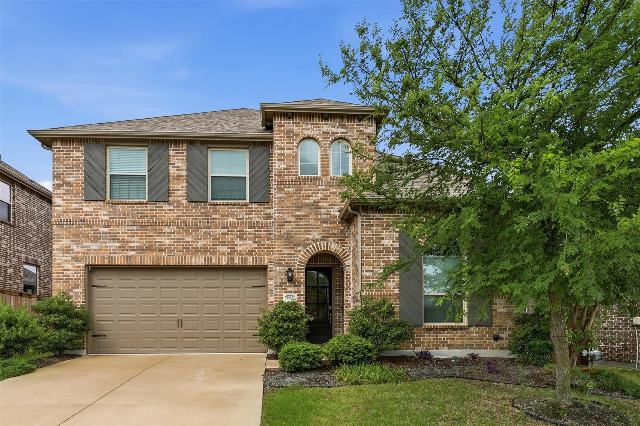 Single Family Residence For Sale in Denton County , 4005 Big Prairie Drive, Aubrey, Texas 76227, 5 Bedroom, 4 Bathroom, 2 Garage spaces, 2,578 Sqft, built in 2018, mls#21274905, Real Estate Agent in Aubrey, Homes For Sale in Denton county, Homes For Sale in Aubrey, Realtor in Aubrey Texas, Real Estate Brokerage Independent Realty Texas, Luminita Cordes Realtor