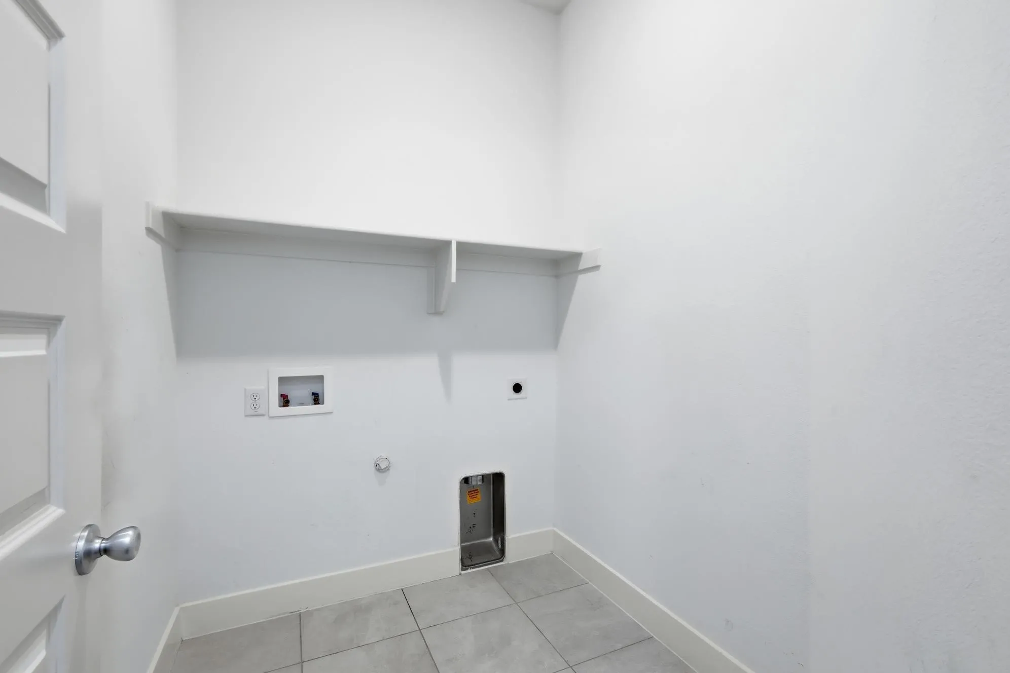 Tons of room in this laundry​​‌​​​​‌​​‌‌​‌‌​​​‌‌​‌​‌​‌​​​‌​​ room