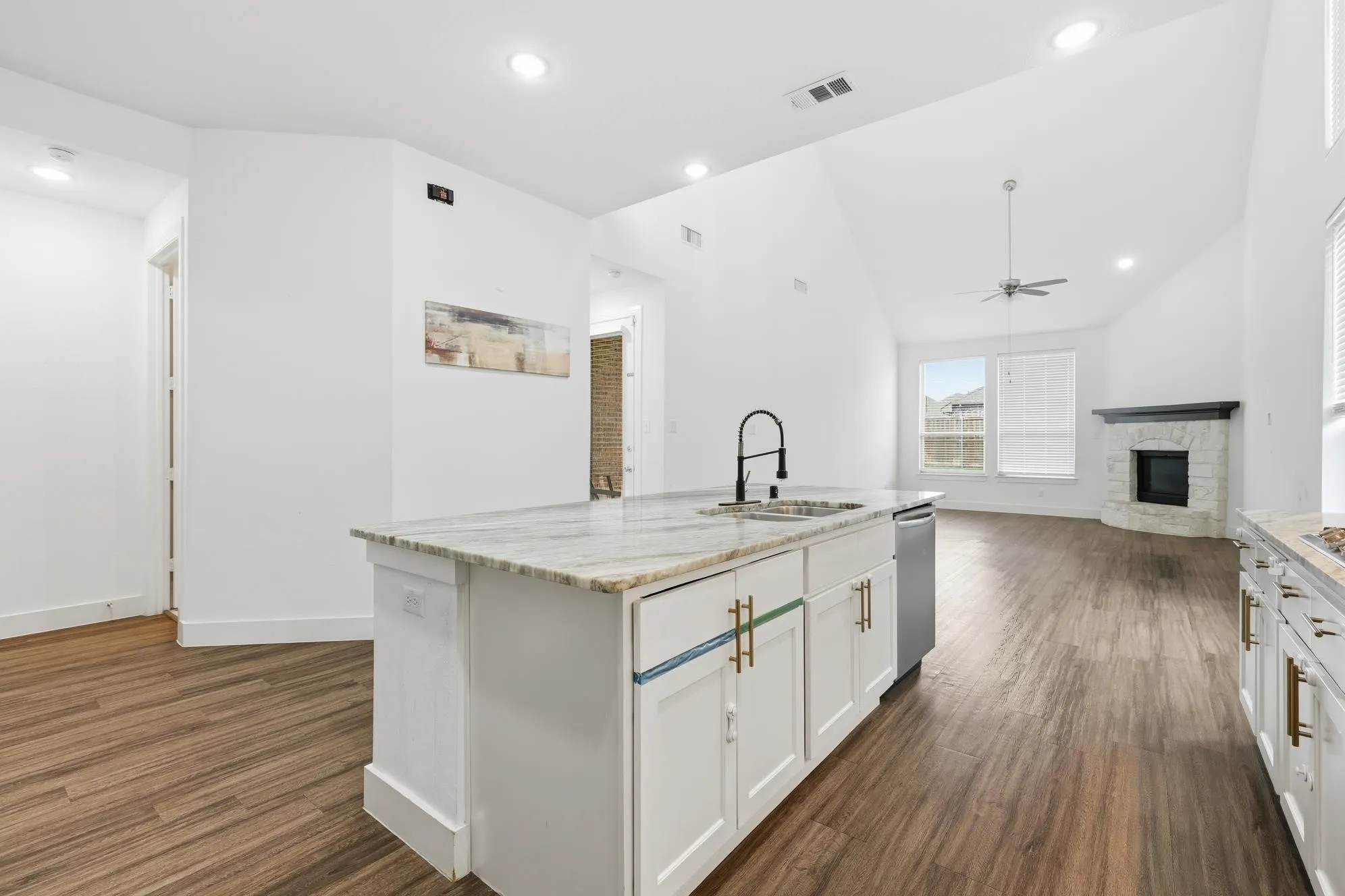 Single Family Residence For Sale in Denton County , 4005 Big Prairie Drive, Aubrey, Texas 76227, 5 Bedroom, 4 Bathroom, 2 Garage spaces, 2,578 Sqft, built in 2018, mls#21274905, Real Estate Agent in Aubrey, Homes For Sale in Denton county, Homes For Sale in Aubrey, Realtor in Aubrey Texas, Real Estate Brokerage Independent Realty Texas, Luminita Cordes Realtor