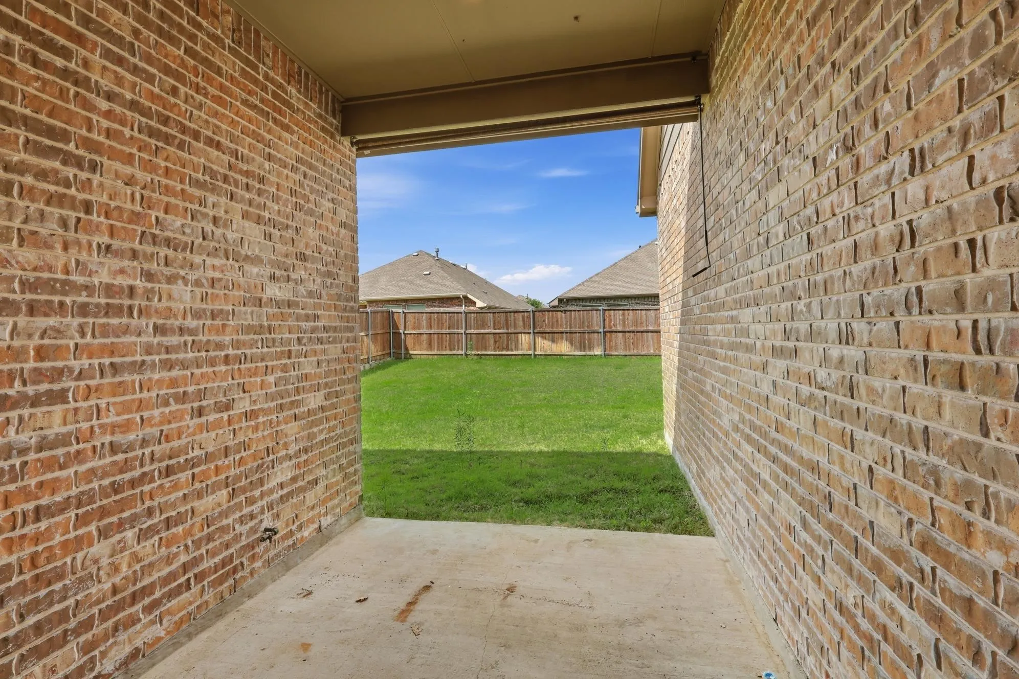 Single Family Residence For Sale in Denton County , 4005 Big Prairie Drive, Aubrey, Texas 76227, 5 Bedroom, 4 Bathroom, 2 Garage spaces, 2,578 Sqft, built in 2018, mls#21274905, Real Estate Agent in Aubrey, Homes For Sale in Denton county, Homes For Sale in Aubrey, Realtor in Aubrey Texas, Real Estate Brokerage Independent Realty Texas, Luminita Cordes Realtor
