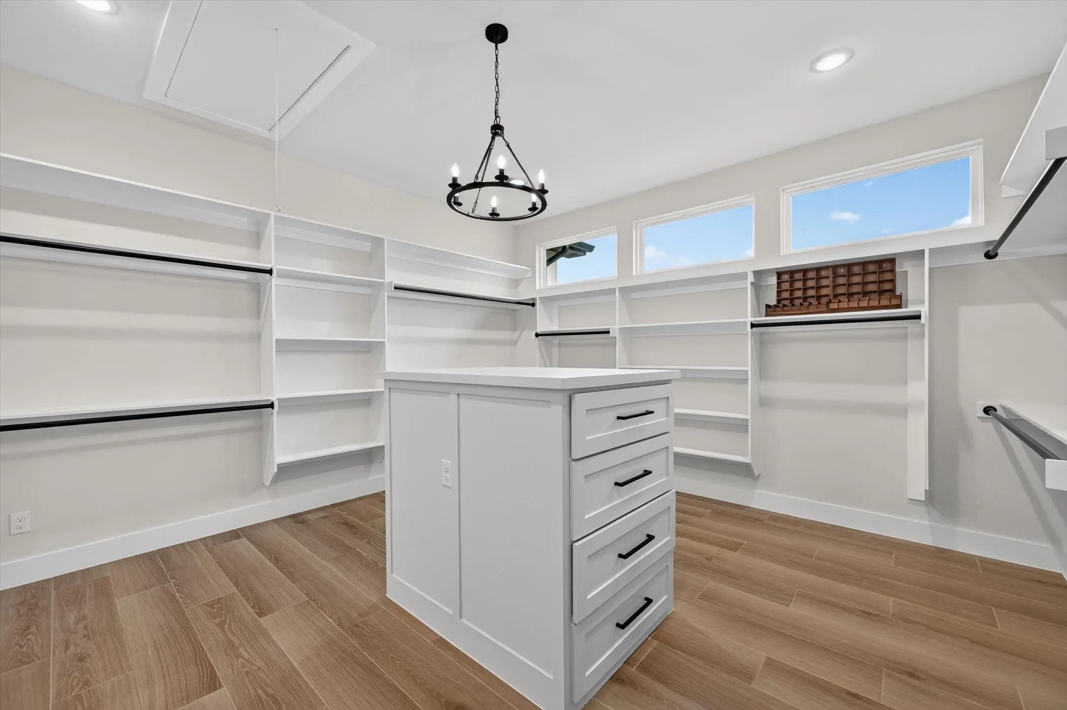 Single Family Residence For Sale in Tarrant County , 6608 Benson Court, Mansfield, Texas 76063, 5 Bedroom, 6 Bathroom, 4 Garage spaces, 5,170 Sqft, built in 2024, mls#21280962, Real Estate Agent in Mansfield, Homes For Sale in Tarrant county, Homes For Sale in Mansfield, Realtor in Mansfield Texas, Real Estate Brokerage Independent Realty Texas, Luminita Cordes Realtor