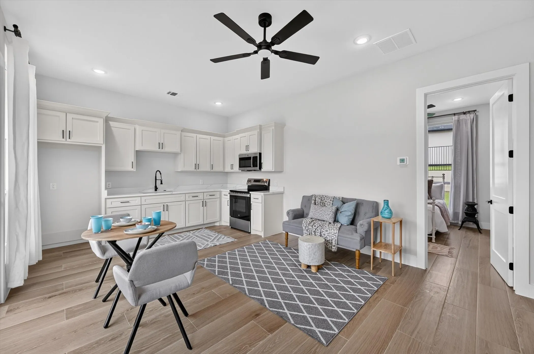 Single Family Residence For Sale in Tarrant County , 6608 Benson Court, Mansfield, Texas 76063, 5 Bedroom, 6 Bathroom, 4 Garage spaces, 5,170 Sqft, built in 2024, mls#21280962, Real Estate Agent in Mansfield, Homes For Sale in Tarrant county, Homes For Sale in Mansfield, Realtor in Mansfield Texas, Real Estate Brokerage Independent Realty Texas, Luminita Cordes Realtor
