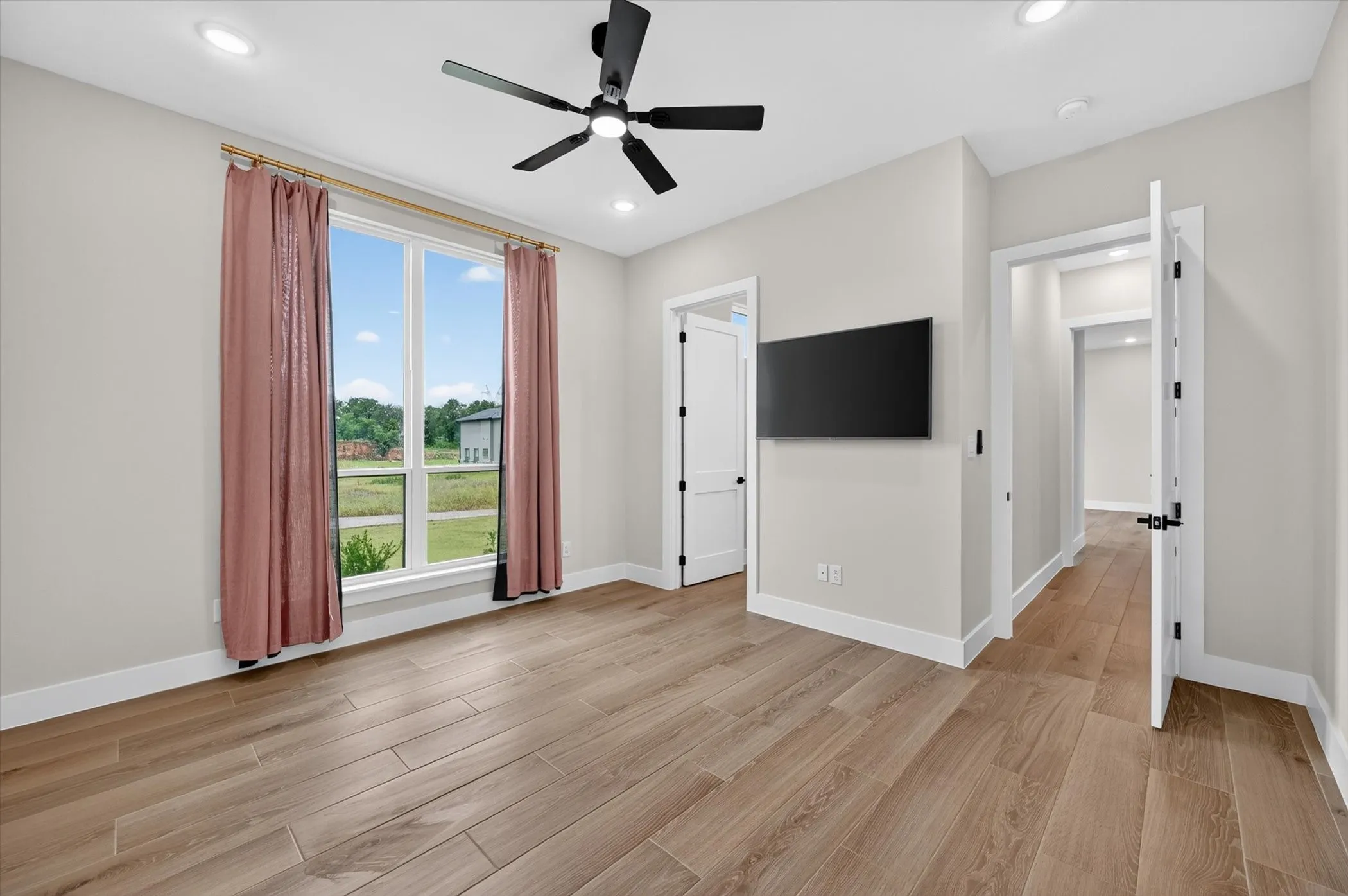 Single Family Residence For Sale in Tarrant County , 6608 Benson Court, Mansfield, Texas 76063, 5 Bedroom, 6 Bathroom, 4 Garage spaces, 5,170 Sqft, built in 2024, mls#21280962, Real Estate Agent in Mansfield, Homes For Sale in Tarrant county, Homes For Sale in Mansfield, Realtor in Mansfield Texas, Real Estate Brokerage Independent Realty Texas, Luminita Cordes Realtor