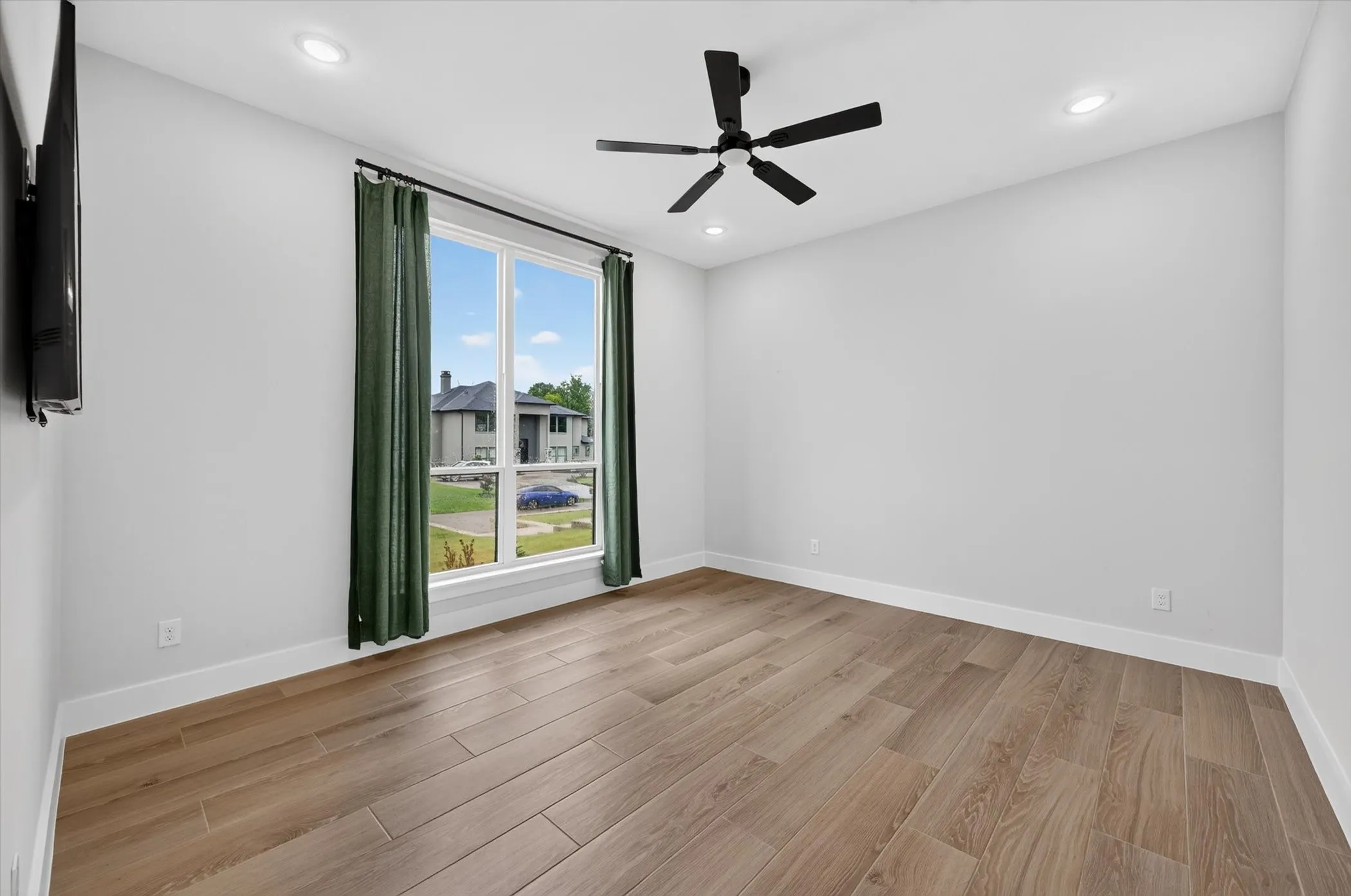Single Family Residence For Sale in Tarrant County , 6608 Benson Court, Mansfield, Texas 76063, 5 Bedroom, 6 Bathroom, 4 Garage spaces, 5,170 Sqft, built in 2024, mls#21280962, Real Estate Agent in Mansfield, Homes For Sale in Tarrant county, Homes For Sale in Mansfield, Realtor in Mansfield Texas, Real Estate Brokerage Independent Realty Texas, Luminita Cordes Realtor