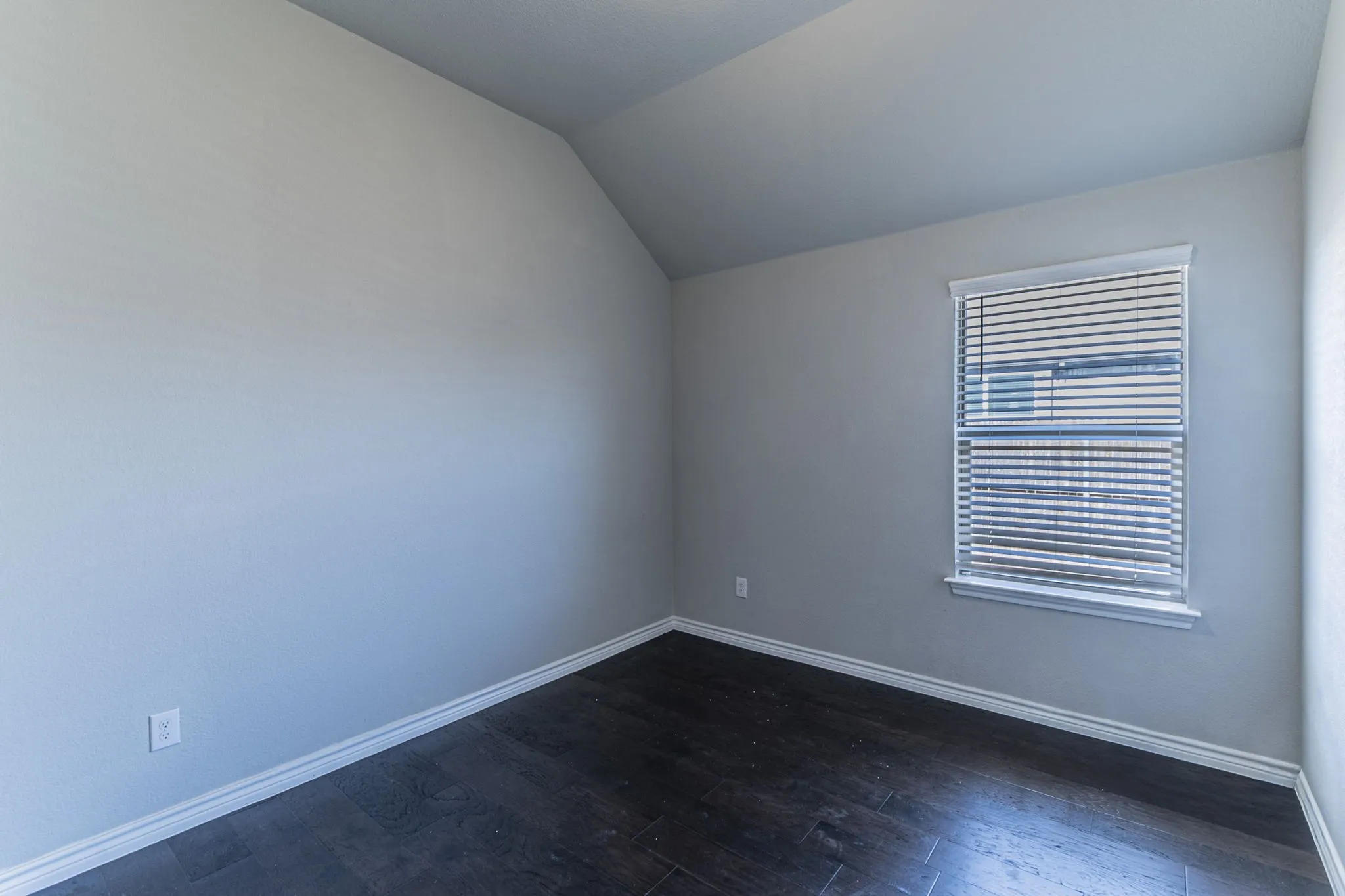 Single Family Residence For Sale in Dallas County , 1901 Maplewood Drive, Glenn Heights, Texas 75154, 3 Bedroom, 2 Bathroom, 2 Garage spaces, 2,108 Sqft, built in 2019, mls#21266926, Real Estate Agent in Glenn Heights, Homes For Sale in Dallas county, Homes For Sale in Glenn Heights, Realtor in Glenn Heights Texas, Real Estate Brokerage Independent Realty Texas, Luminita Cordes Realtor