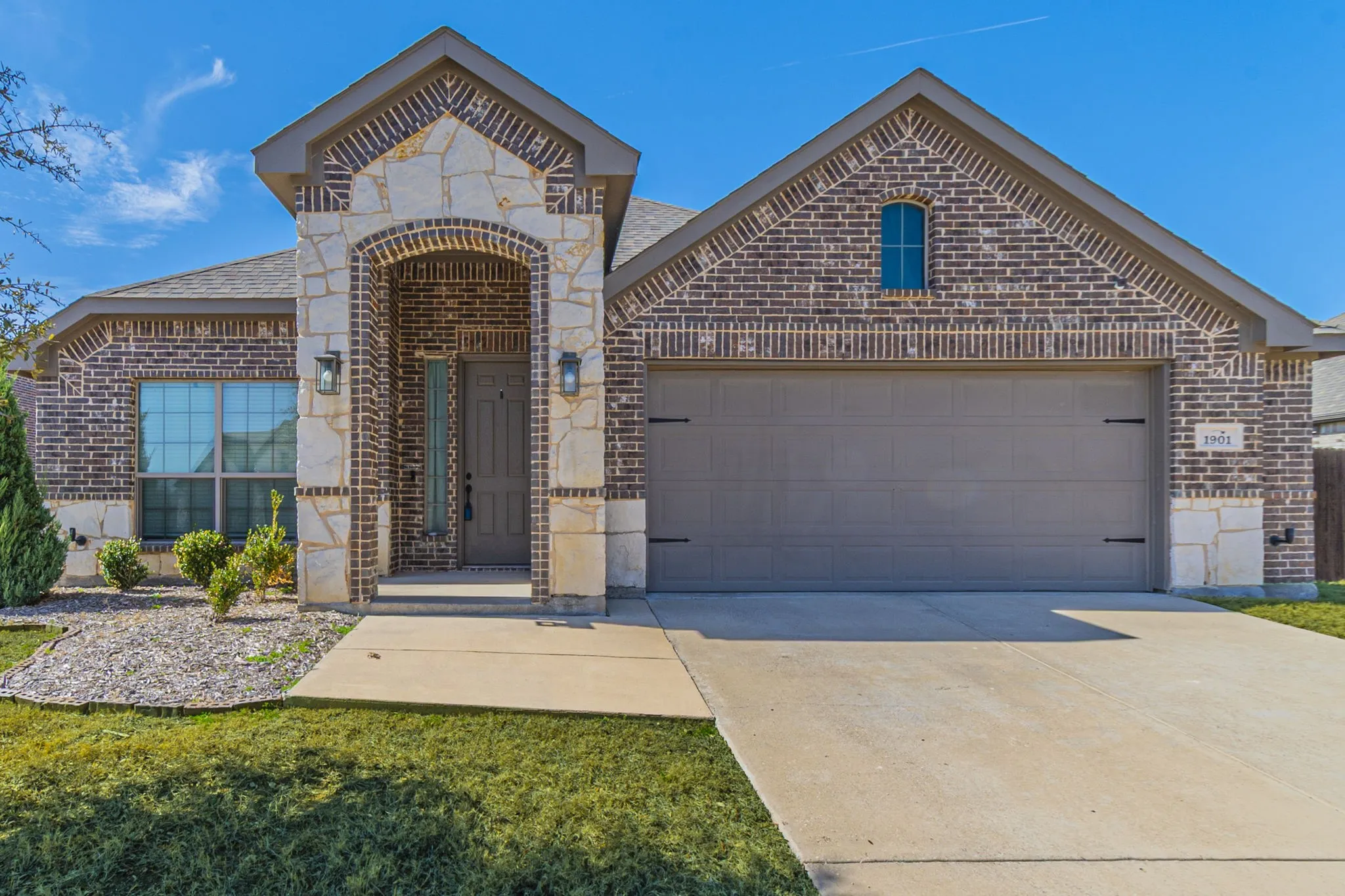 Single Family Residence For Sale in Dallas County , 1901 Maplewood Drive, Glenn Heights, Texas 75154, 3 Bedroom, 2 Bathroom, 2 Garage spaces, 2,108 Sqft, built in 2019, mls#21266926, Real Estate Agent in Glenn Heights, Homes For Sale in Dallas county, Homes For Sale in Glenn Heights, Realtor in Glenn Heights Texas, Real Estate Brokerage Independent Realty Texas, Luminita Cordes Realtor