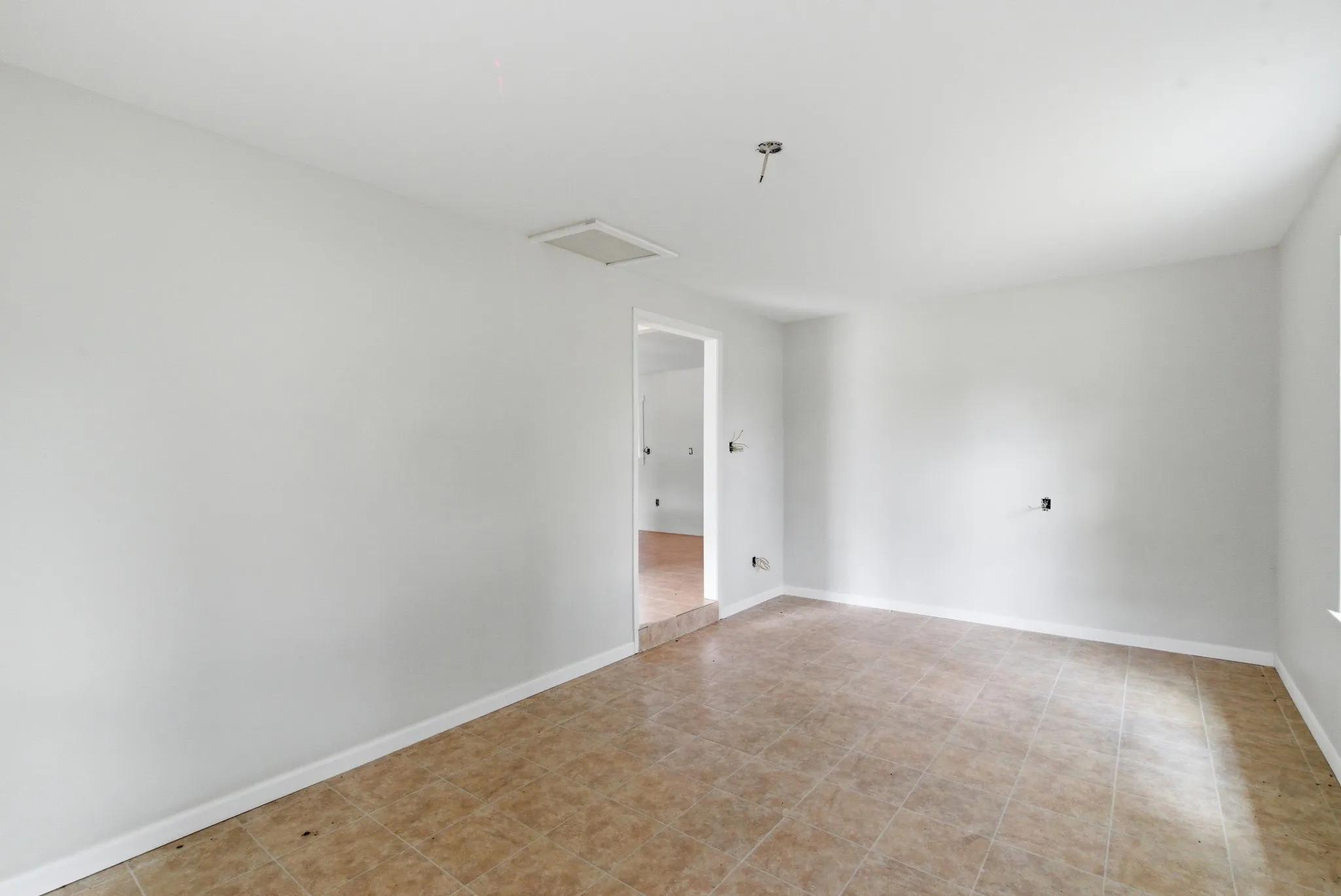 Single Family Residence For Sale in Hood County , 203 N Kickapoo Street, Lipan, Texas 76462, 2 Bedroom, 1 Bathroom, Garage spaces, 1,424 Sqft, built in 1948, mls#21274864, Real Estate Agent in Lipan, Homes For Sale in Hood county, Homes For Sale in Lipan, Realtor in Lipan Texas, Real Estate Brokerage Independent Realty Texas, Luminita Cordes Realtor