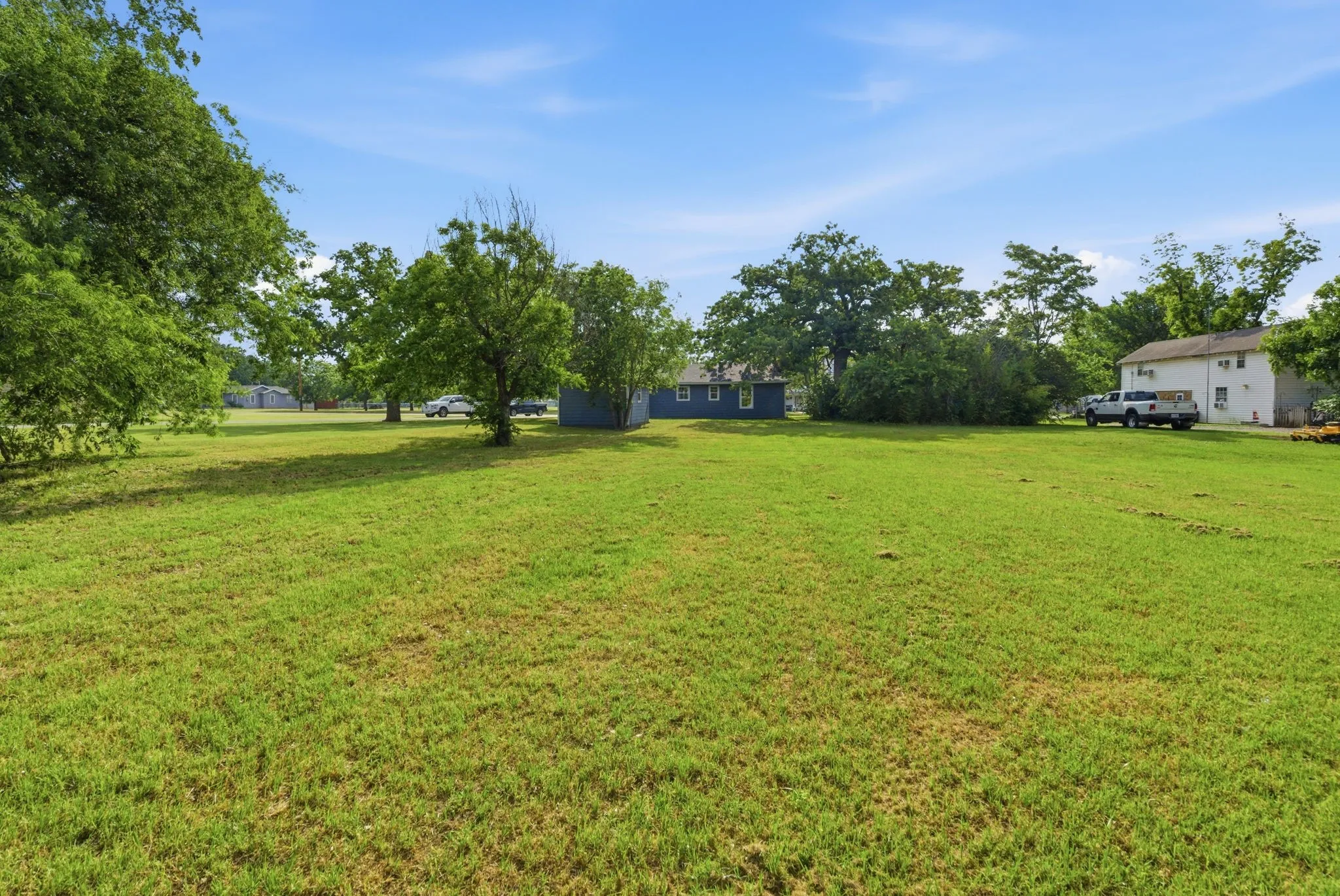 Single Family Residence For Sale in Hood County , 203 N Kickapoo Street, Lipan, Texas 76462, 2 Bedroom, 1 Bathroom, Garage spaces, 1,424 Sqft, built in 1948, mls#21274864, Real Estate Agent in Lipan, Homes For Sale in Hood county, Homes For Sale in Lipan, Realtor in Lipan Texas, Real Estate Brokerage Independent Realty Texas, Luminita Cordes Realtor