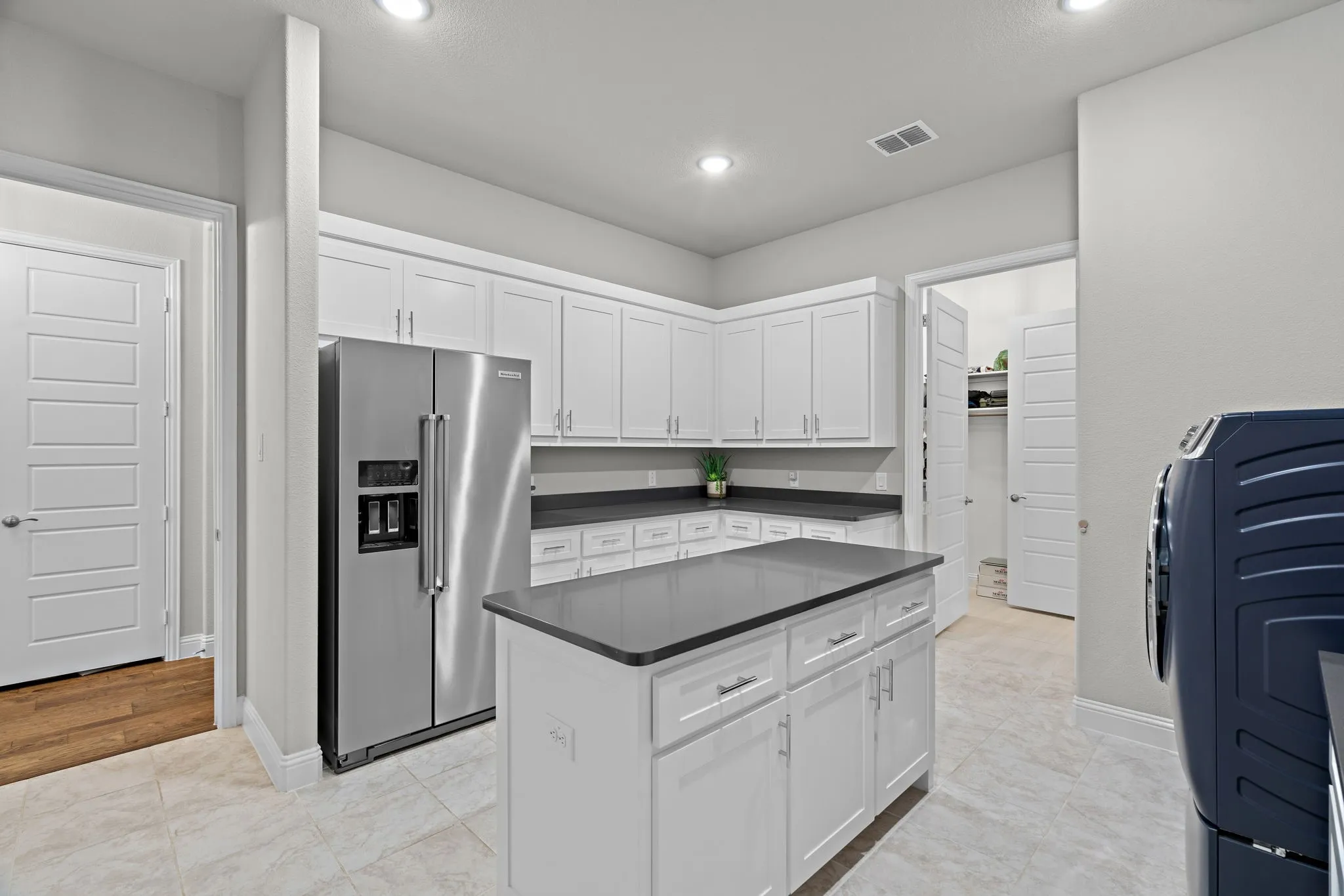 Single Family Residence For Sale in Denton County , 11416 Hickory Falls Drive, Argyle, Texas 76226, 4 Bedroom, 5 Bathroom, 3 Garage spaces, 3,807 Sqft, built in 2021, mls#21275550, Real Estate Agent in Argyle, Homes For Sale in Denton county, Homes For Sale in Argyle, Realtor in Argyle Texas, Real Estate Brokerage Independent Realty Texas, Luminita Cordes Realtor