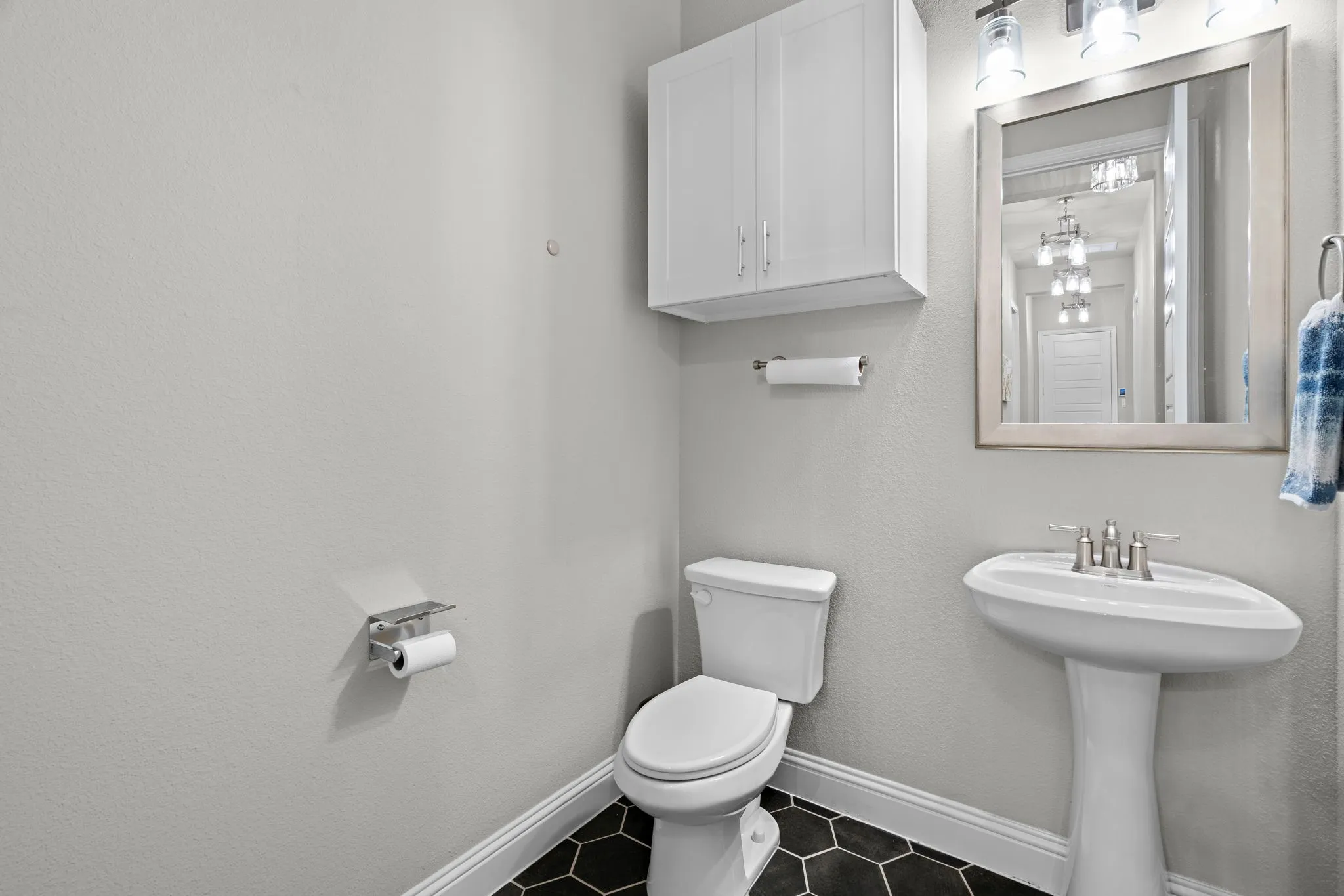 Single Family Residence For Sale in Denton County , 11416 Hickory Falls Drive, Argyle, Texas 76226, 4 Bedroom, 5 Bathroom, 3 Garage spaces, 3,807 Sqft, built in 2021, mls#21275550, Real Estate Agent in Argyle, Homes For Sale in Denton county, Homes For Sale in Argyle, Realtor in Argyle Texas, Real Estate Brokerage Independent Realty Texas, Luminita Cordes Realtor