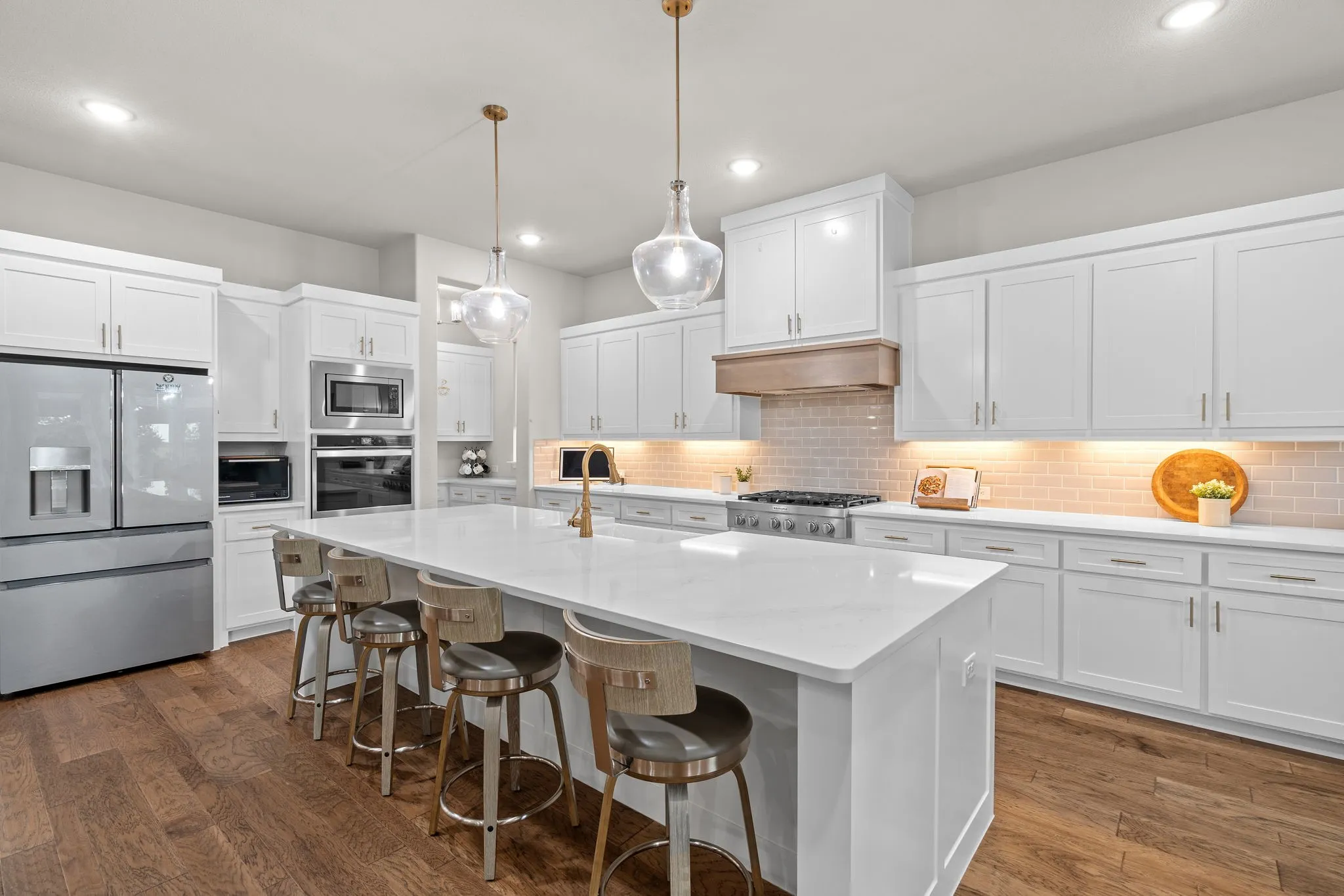 Single Family Residence For Sale in Denton County , 11416 Hickory Falls Drive, Argyle, Texas 76226, 4 Bedroom, 5 Bathroom, 3 Garage spaces, 3,807 Sqft, built in 2021, mls#21275550, Real Estate Agent in Argyle, Homes For Sale in Denton county, Homes For Sale in Argyle, Realtor in Argyle Texas, Real Estate Brokerage Independent Realty Texas, Luminita Cordes Realtor