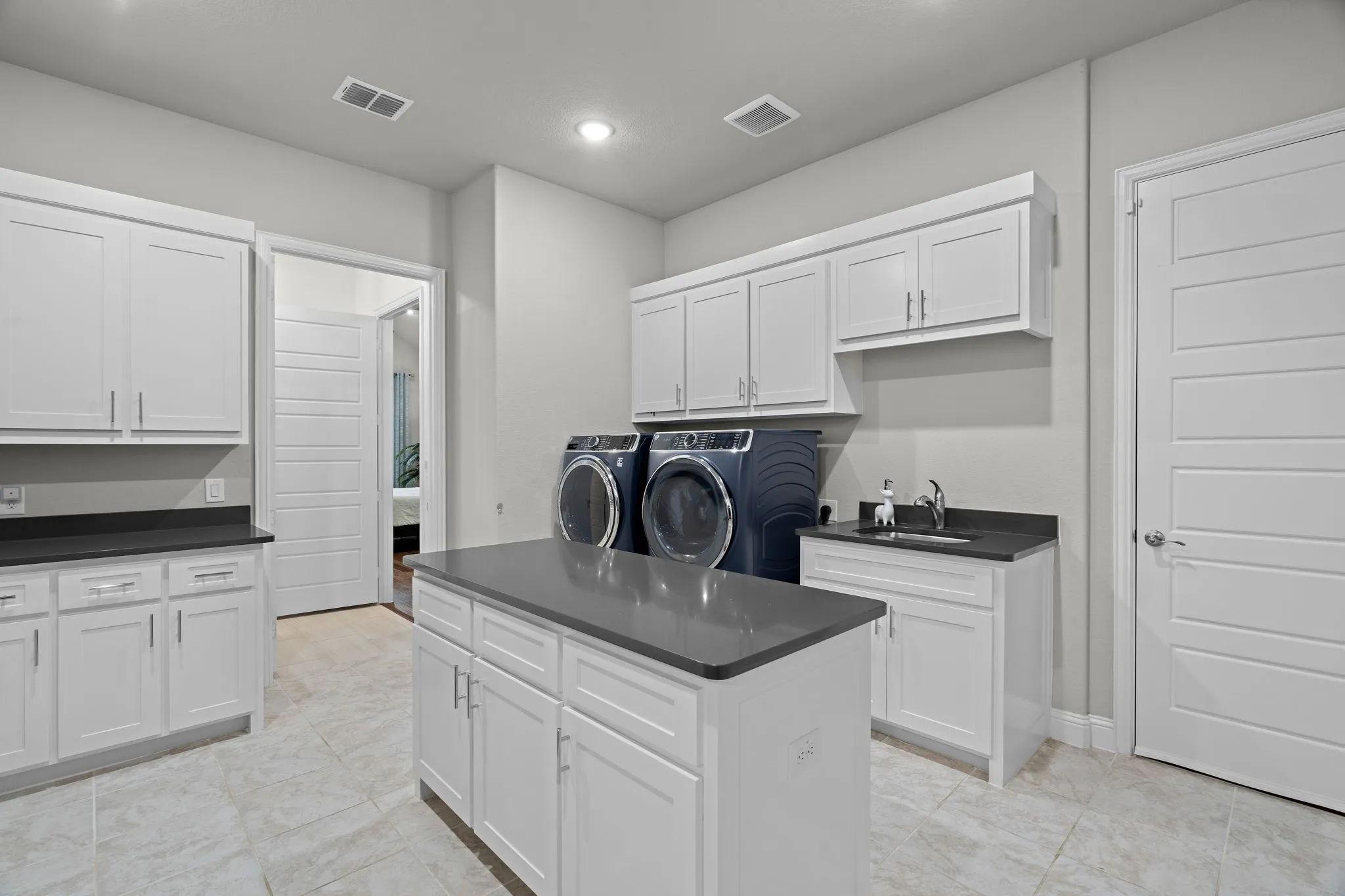 Single Family Residence For Sale in Denton County , 11416 Hickory Falls Drive, Argyle, Texas 76226, 4 Bedroom, 5 Bathroom, 3 Garage spaces, 3,807 Sqft, built in 2021, mls#21275550, Real Estate Agent in Argyle, Homes For Sale in Denton county, Homes For Sale in Argyle, Realtor in Argyle Texas, Real Estate Brokerage Independent Realty Texas, Luminita Cordes Realtor