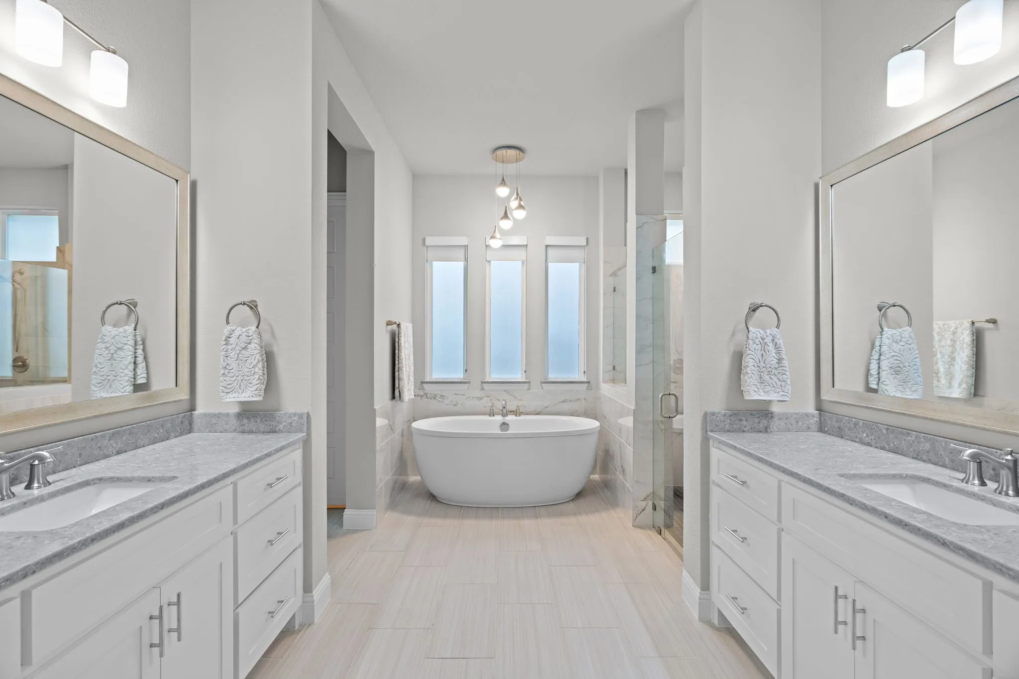 Single Family Residence For Sale in Denton County , 11416 Hickory Falls Drive, Argyle, Texas 76226, 4 Bedroom, 5 Bathroom, 3 Garage spaces, 3,807 Sqft, built in 2021, mls#21275550, Real Estate Agent in Argyle, Homes For Sale in Denton county, Homes For Sale in Argyle, Realtor in Argyle Texas, Real Estate Brokerage Independent Realty Texas, Luminita Cordes Realtor