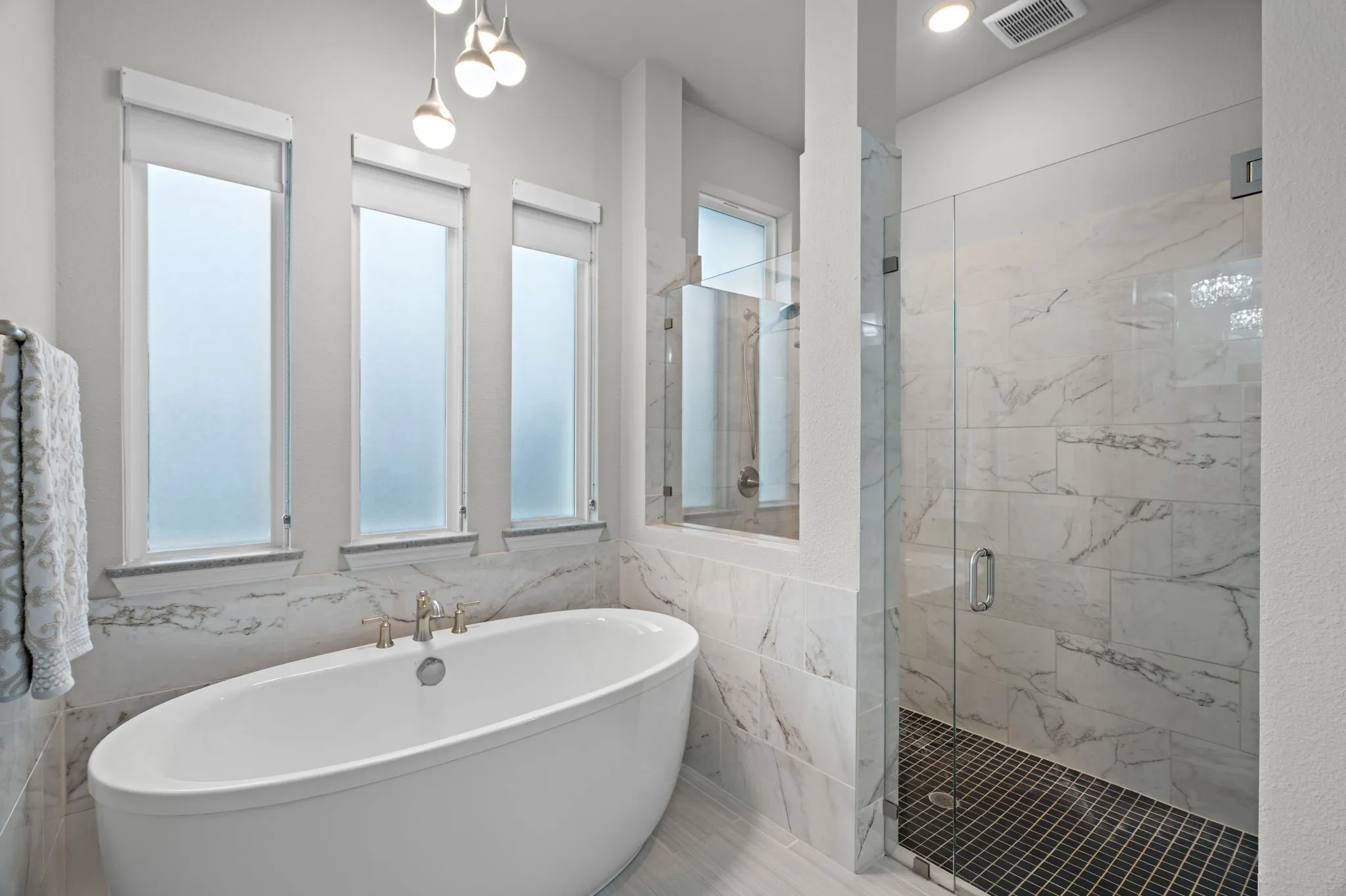 Single Family Residence For Sale in Denton County , 11416 Hickory Falls Drive, Argyle, Texas 76226, 4 Bedroom, 5 Bathroom, 3 Garage spaces, 3,807 Sqft, built in 2021, mls#21275550, Real Estate Agent in Argyle, Homes For Sale in Denton county, Homes For Sale in Argyle, Realtor in Argyle Texas, Real Estate Brokerage Independent Realty Texas, Luminita Cordes Realtor