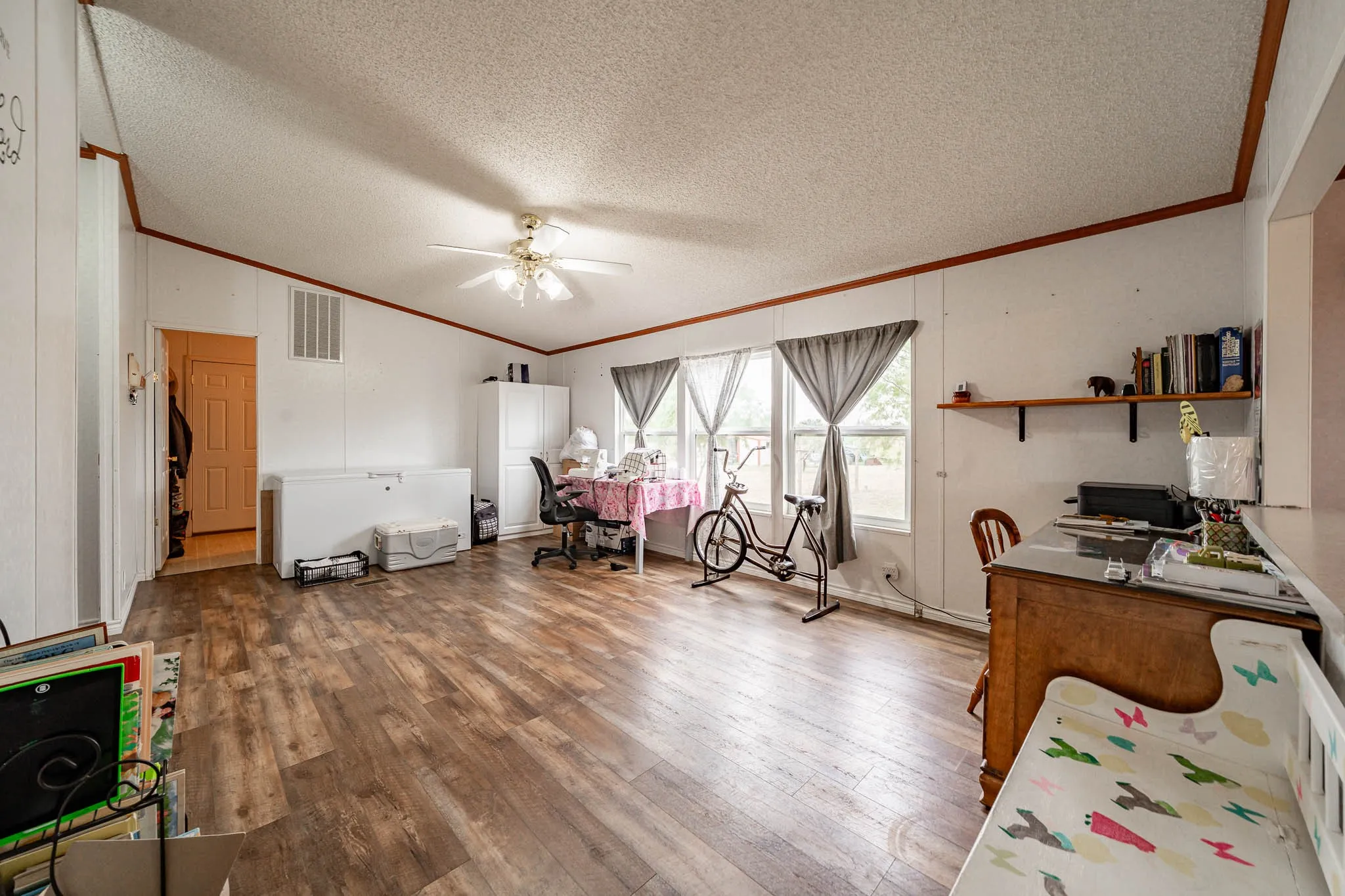 Single Family Residence For Sale in Jones County , 3923 CR 322, Hawley, Texas 79525, 3 Bedroom, 2 Bathroom, Garage spaces, 1,792 Sqft, built in 2004, mls#21281681, Real Estate Agent in Hawley, Homes For Sale in Jones county, Homes For Sale in Hawley, Realtor in Hawley Texas, Real Estate Brokerage Independent Realty Texas, Luminita Cordes Realtor