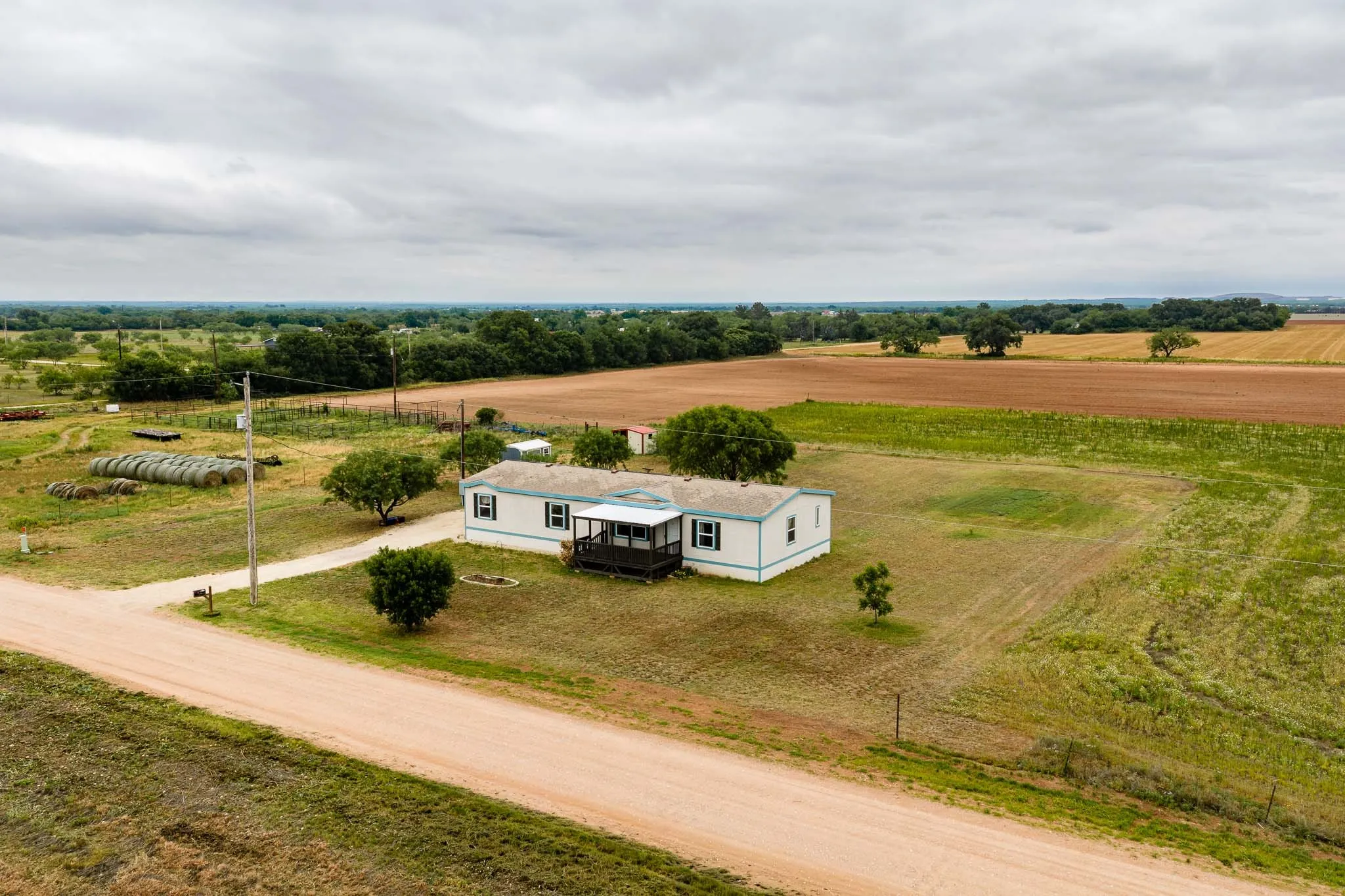 Single Family Residence For Sale in Jones County , 3923 CR 322, Hawley, Texas 79525, 3 Bedroom, 2 Bathroom, Garage spaces, 1,792 Sqft, built in 2004, mls#21281681, Real Estate Agent in Hawley, Homes For Sale in Jones county, Homes For Sale in Hawley, Realtor in Hawley Texas, Real Estate Brokerage Independent Realty Texas, Luminita Cordes Realtor