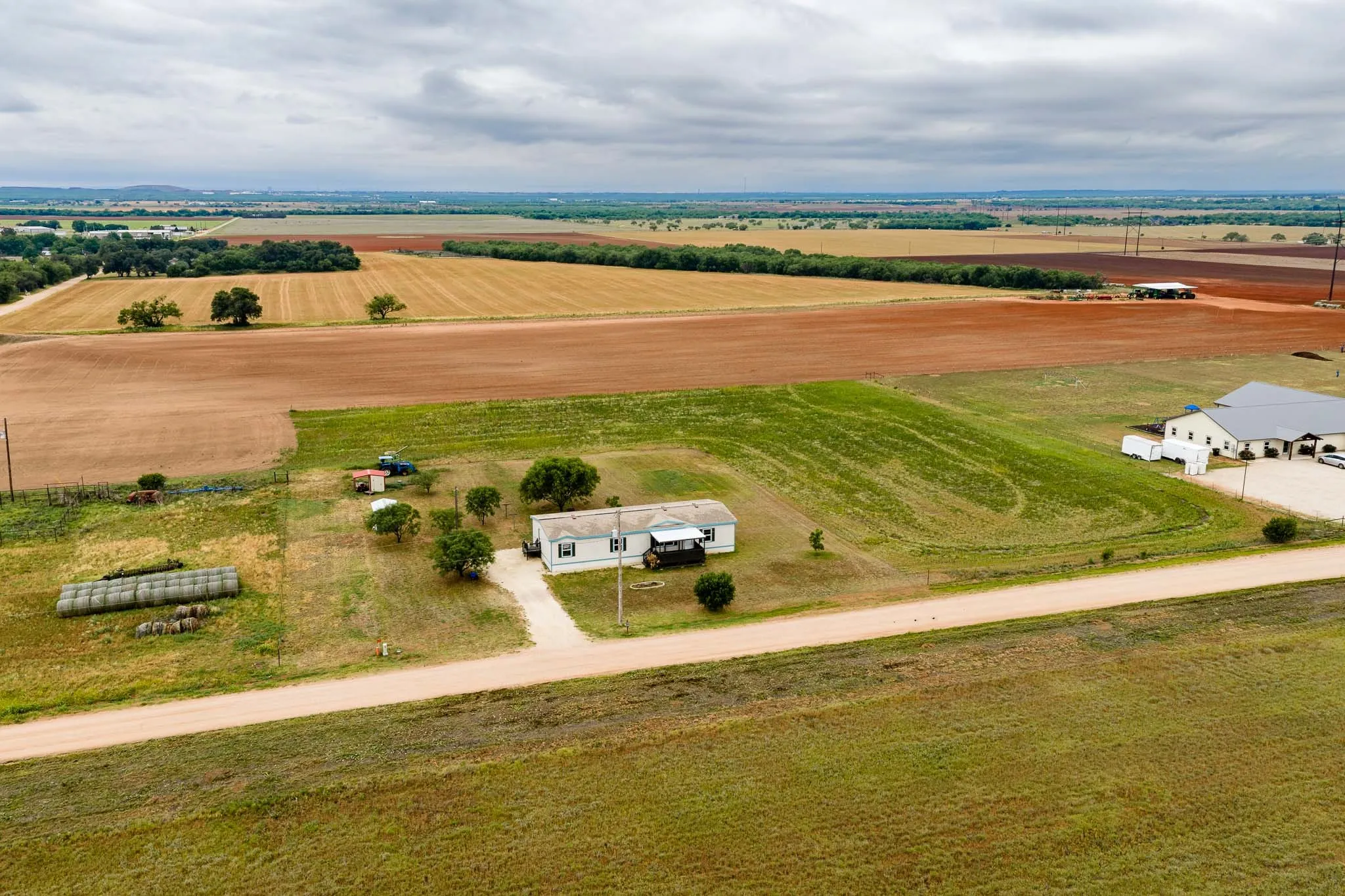 Single Family Residence For Sale in Jones County , 3923 CR 322, Hawley, Texas 79525, 3 Bedroom, 2 Bathroom, Garage spaces, 1,792 Sqft, built in 2004, mls#21281681, Real Estate Agent in Hawley, Homes For Sale in Jones county, Homes For Sale in Hawley, Realtor in Hawley Texas, Real Estate Brokerage Independent Realty Texas, Luminita Cordes Realtor