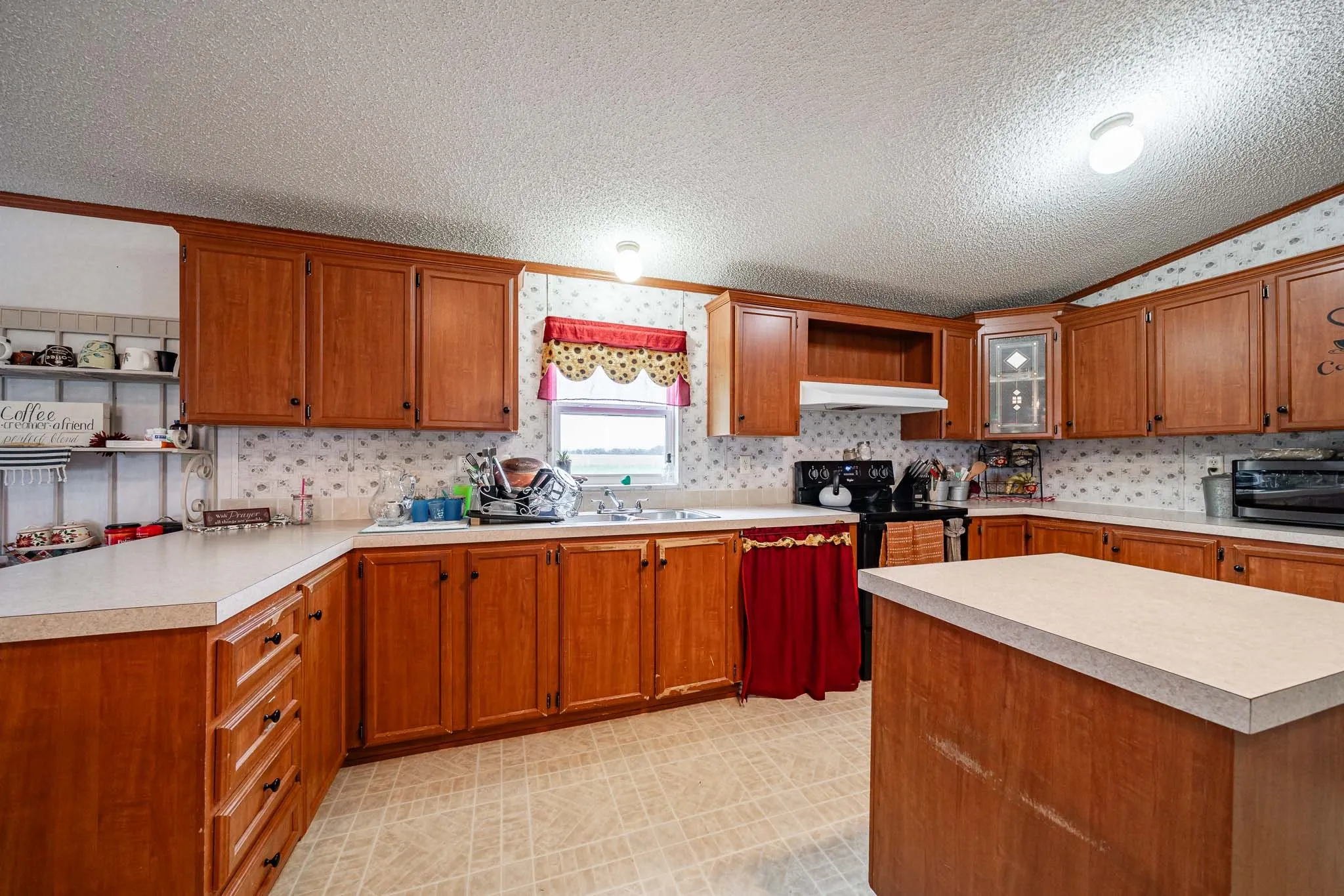 Single Family Residence For Sale in Jones County , 3923 CR 322, Hawley, Texas 79525, 3 Bedroom, 2 Bathroom, Garage spaces, 1,792 Sqft, built in 2004, mls#21281681, Real Estate Agent in Hawley, Homes For Sale in Jones county, Homes For Sale in Hawley, Realtor in Hawley Texas, Real Estate Brokerage Independent Realty Texas, Luminita Cordes Realtor
