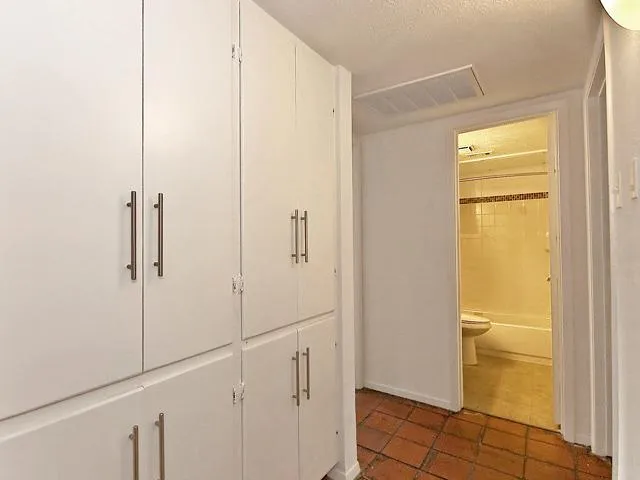 Condominium For Rent in Dallas County , 5909 Birchbrook Drive 133, Dallas, Texas 75206, 2 Bedroom, 2 Bathroom, Garage spaces, 1,124 Sqft, built in 1970, mls#21281694, Real Estate Agent in Dallas, Homes For Rent in Dallas county, Homes For Rent in Dallas, Realtor in Dallas Texas, Real Estate Brokerage Independent Realty Texas, Luminita Cordes Realtor