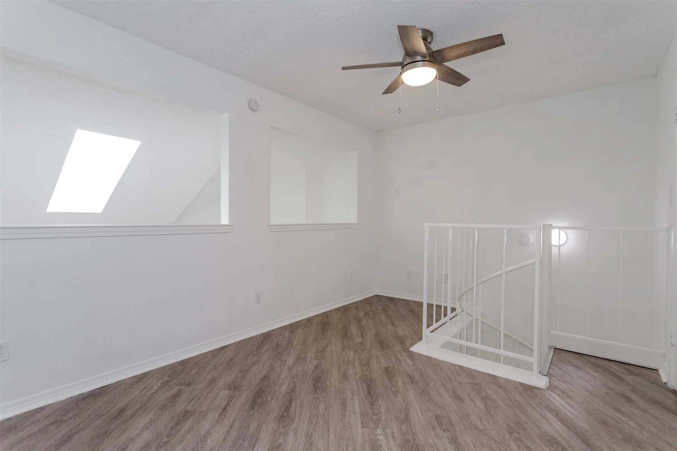 Condominium For Rent in Dallas County , 5590 Spring Valley Road F206, Dallas, Texas 75254, 2 Bedroom, 2 Bathroom, 1 Garage spaces, 870 Sqft, built in 1983, mls#21275554, Real Estate Agent in Dallas, Homes For Rent in Dallas county, Homes For Rent in Dallas, Realtor in Dallas Texas, Real Estate Brokerage Independent Realty Texas, Luminita Cordes Realtor