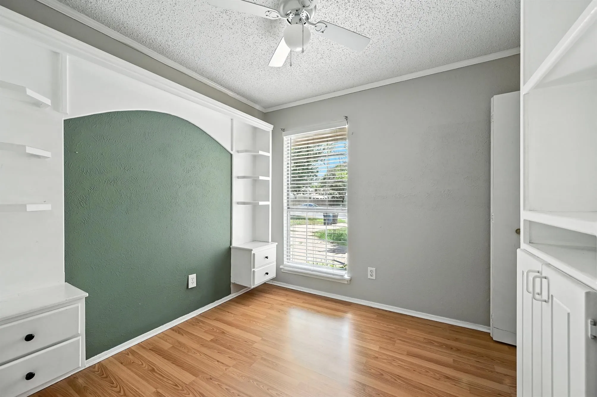 Single Family Residence For Sale in Tarrant County , 3905 Dogwood Court, Fort Worth, Texas 76137, 3 Bedrooms, 2 Bathrooms, 1 Garage spaces, 1,392 Sqft, built in 1983, Price $285,000, mls#21281740, Real Estate Agent in Fort Worth, Homes For Sale in Tarrant county, Homes For Sale in Fort Worth, Realtor in Fort Worth Texas, Real Estate Brokerage Independent Realty Texas, Luminita Cordes Realtor