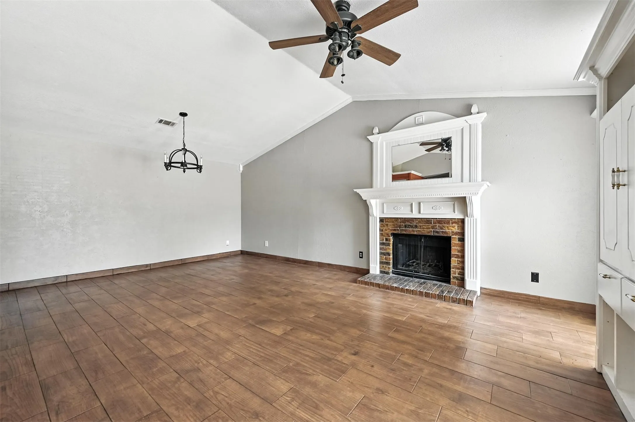 Single Family Residence For Sale in Tarrant County , 3905 Dogwood Court, Fort Worth, Texas 76137, 3 Bedrooms, 2 Bathrooms, 1 Garage spaces, 1,392 Sqft, built in 1983, Price $285,000, mls#21281740, Real Estate Agent in Fort Worth, Homes For Sale in Tarrant county, Homes For Sale in Fort Worth, Realtor in Fort Worth Texas, Real Estate Brokerage Independent Realty Texas, Luminita Cordes Realtor