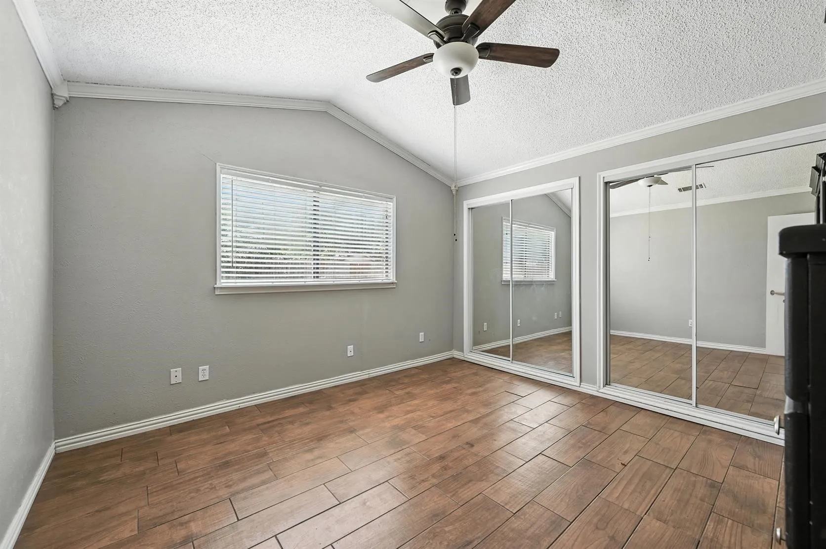 Single Family Residence For Sale in Tarrant County , 3905 Dogwood Court, Fort Worth, Texas 76137, 3 Bedrooms, 2 Bathrooms, 1 Garage spaces, 1,392 Sqft, built in 1983, Price $285,000, mls#21281740, Real Estate Agent in Fort Worth, Homes For Sale in Tarrant county, Homes For Sale in Fort Worth, Realtor in Fort Worth Texas, Real Estate Brokerage Independent Realty Texas, Luminita Cordes Realtor