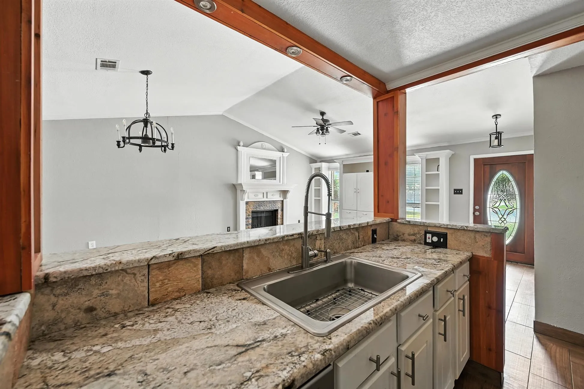 Single Family Residence For Sale in Tarrant County , 3905 Dogwood Court, Fort Worth, Texas 76137, 3 Bedrooms, 2 Bathrooms, 1 Garage spaces, 1,392 Sqft, built in 1983, Price $285,000, mls#21281740, Real Estate Agent in Fort Worth, Homes For Sale in Tarrant county, Homes For Sale in Fort Worth, Realtor in Fort Worth Texas, Real Estate Brokerage Independent Realty Texas, Luminita Cordes Realtor