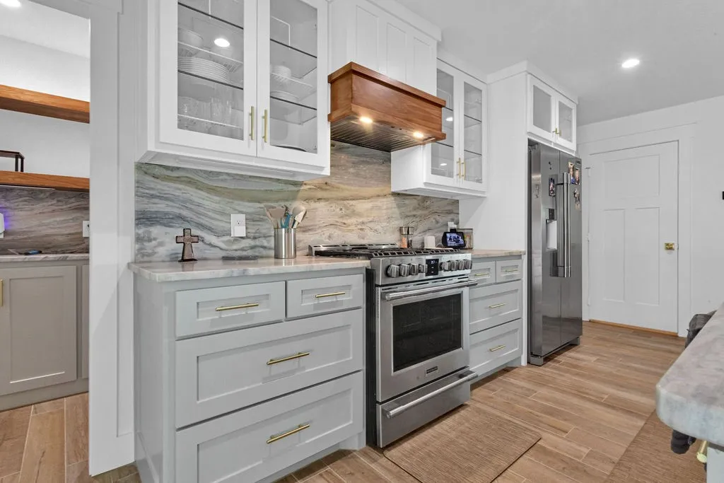 Single Family Residence For Sale in Smith County , 255 Hideaway Lane Central, Hideaway, Texas 75771, 3 Bedroom, 3 Bathroom, 1 Garage spaces, 2,730 Sqft, built in 1970, mls#21281768, Real Estate Agent in Hideaway, Homes For Sale in Smith county, Homes For Sale in Hideaway, Realtor in Hideaway Texas, Real Estate Brokerage Independent Realty Texas, Luminita Cordes Realtor