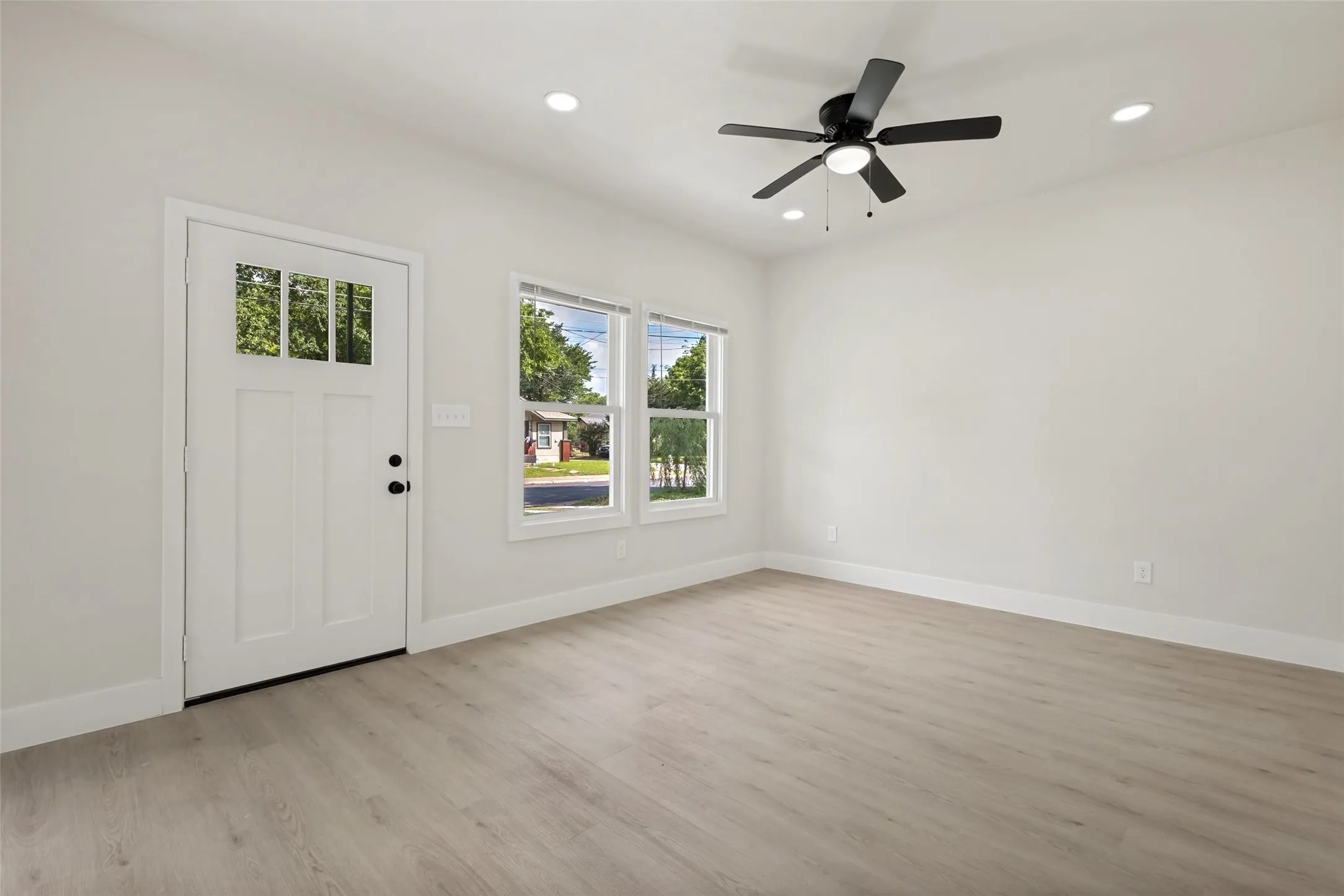 Single Family Residence For Sale in Dallas County , 2834 Tanner Street, Dallas, Texas 75215, 3 Bedroom, 2 Bathroom, Garage spaces, 1,218 Sqft, built in 1930, mls#21281609, Real Estate Agent in Dallas, Homes For Sale in Dallas county, Homes For Sale in Dallas, Realtor in Dallas Texas, Real Estate Brokerage Independent Realty Texas, Luminita Cordes Realtor