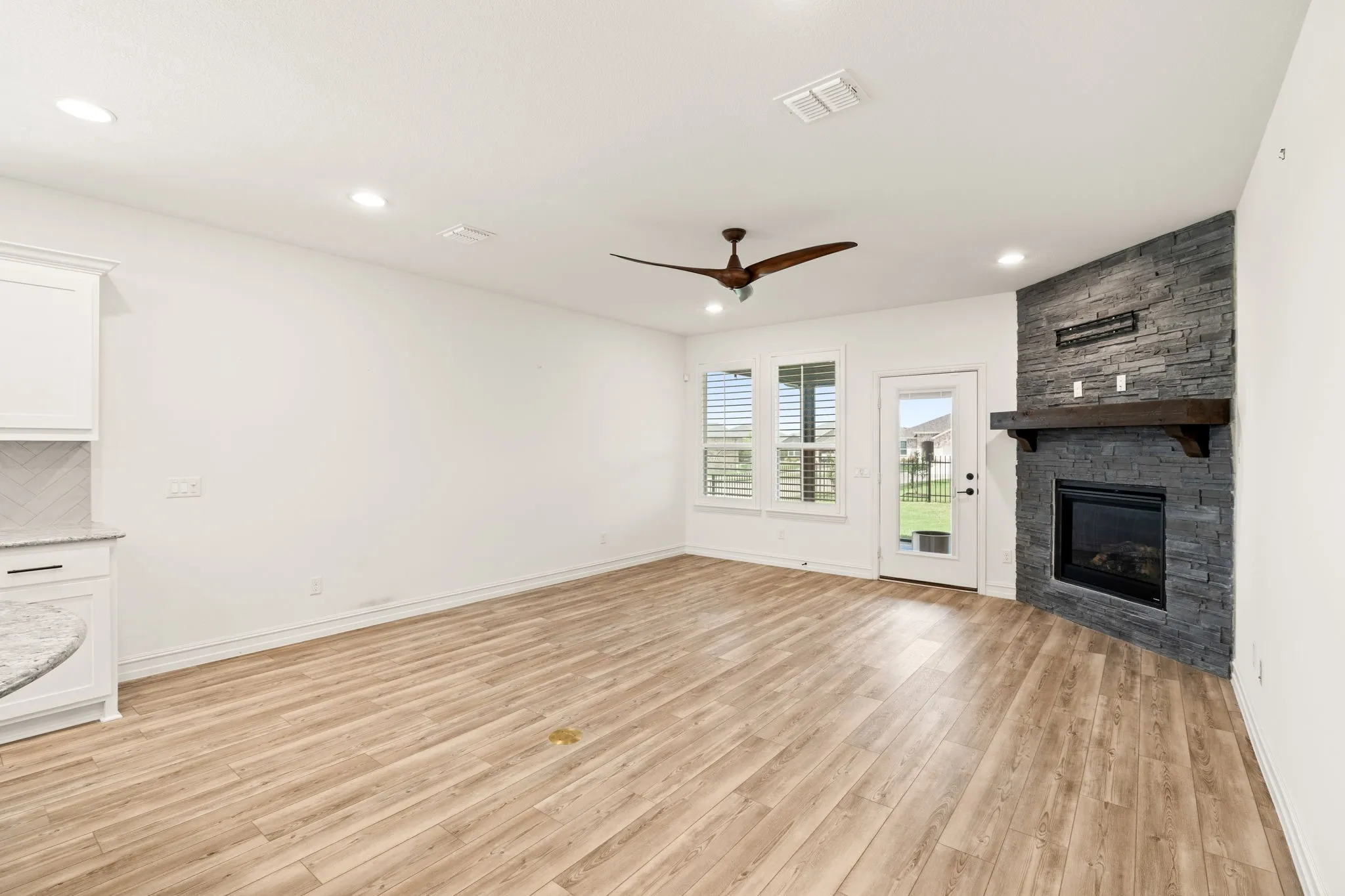 Single Family Residence For Sale in Denton County , 1201 Cornerstone Drive, Little Elm, Texas 76227, 2 Bedroom, 2 Bathroom, 2 Garage spaces, 1,986 Sqft, built in 2023, mls#21274298, Real Estate Agent in Little Elm, Homes For Sale in Denton county, Homes For Sale in Little Elm, Realtor in Little Elm Texas, Real Estate Brokerage Independent Realty Texas, Luminita Cordes Realtor