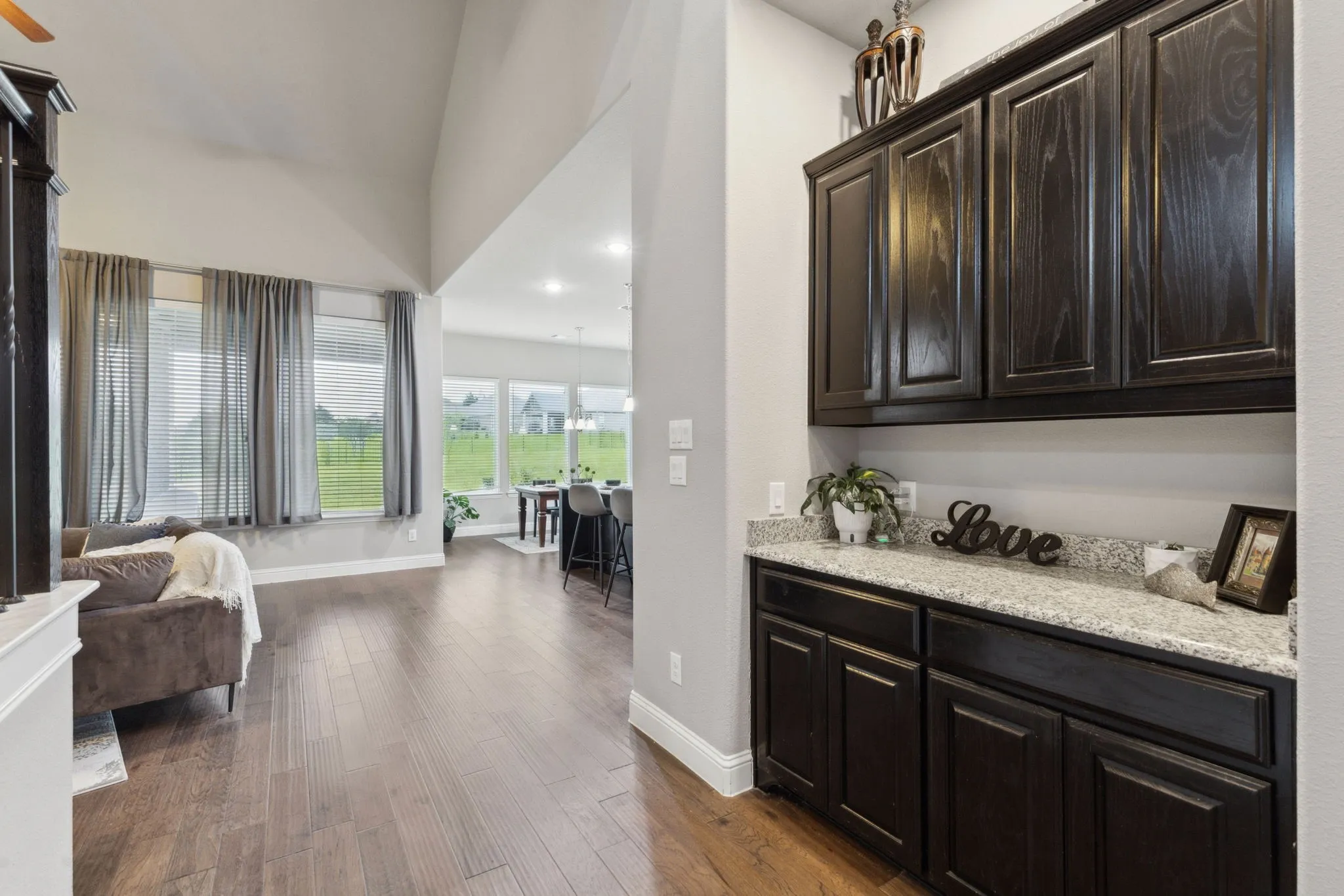 Single Family Residence For Sale in Collin County , 2610 Sunset Bay Lane, Nevada, Texas 75173, 4 Bedroom, 4 Bathroom, 3 Garage spaces, 3,982 Sqft, built in 2017, mls#21281776, Real Estate Agent in Nevada, Homes For Sale in Collin county, Homes For Sale in Nevada, Realtor in Nevada Texas, Real Estate Brokerage Independent Realty Texas, Luminita Cordes Realtor
