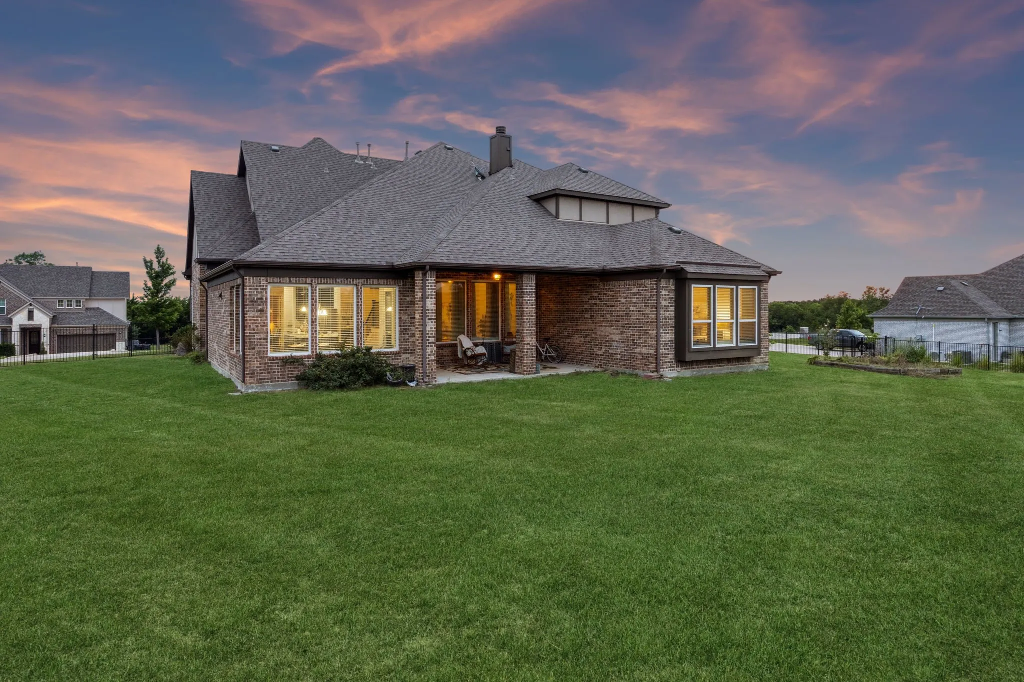 Single Family Residence For Sale in Collin County , 2610 Sunset Bay Lane, Nevada, Texas 75173, 4 Bedroom, 4 Bathroom, 3 Garage spaces, 3,982 Sqft, built in 2017, mls#21281776, Real Estate Agent in Nevada, Homes For Sale in Collin county, Homes For Sale in Nevada, Realtor in Nevada Texas, Real Estate Brokerage Independent Realty Texas, Luminita Cordes Realtor