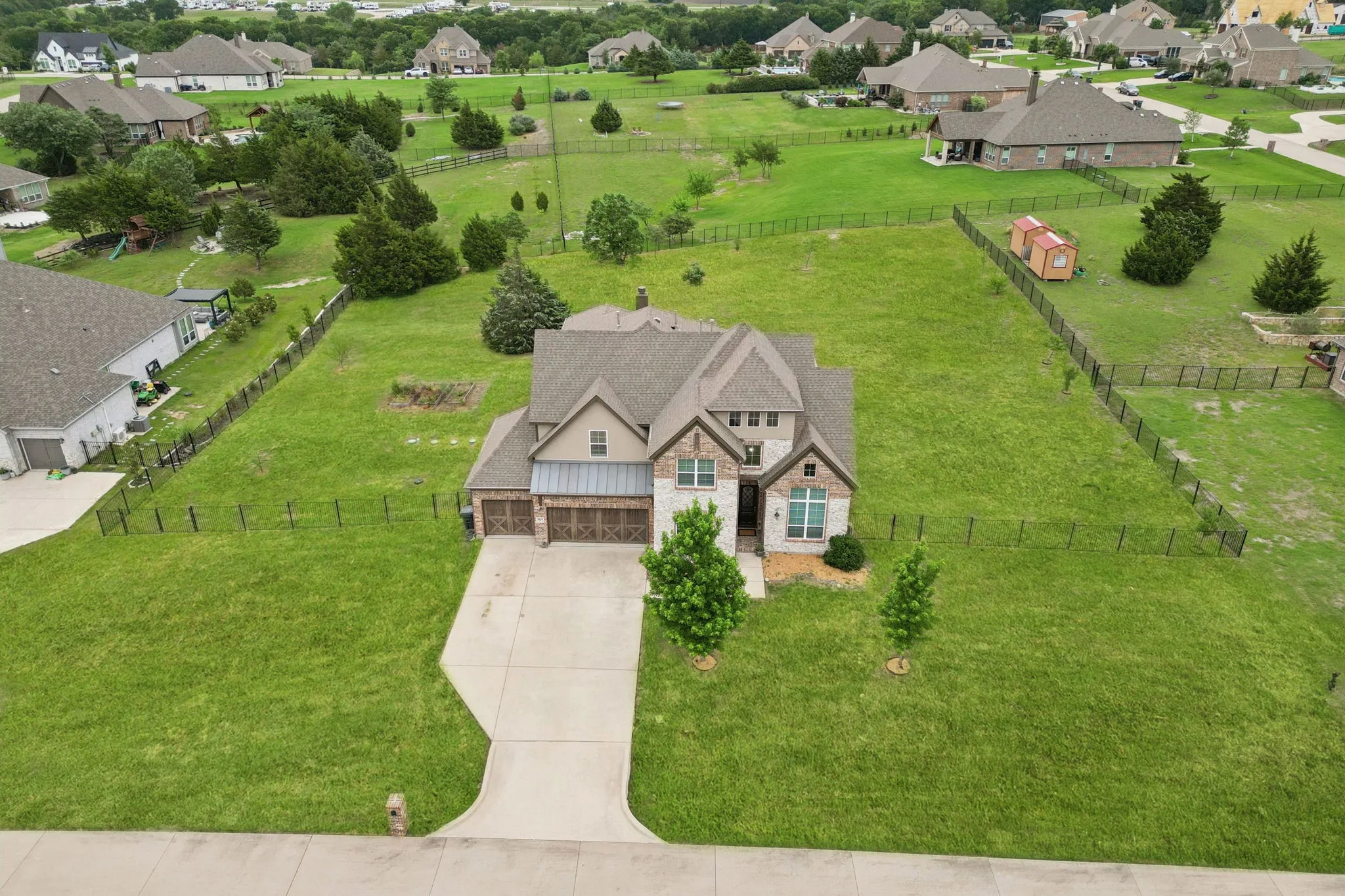 Single Family Residence For Sale in Collin County , 2610 Sunset Bay Lane, Nevada, Texas 75173, 4 Bedroom, 4 Bathroom, 3 Garage spaces, 3,982 Sqft, built in 2017, mls#21281776, Real Estate Agent in Nevada, Homes For Sale in Collin county, Homes For Sale in Nevada, Realtor in Nevada Texas, Real Estate Brokerage Independent Realty Texas, Luminita Cordes Realtor