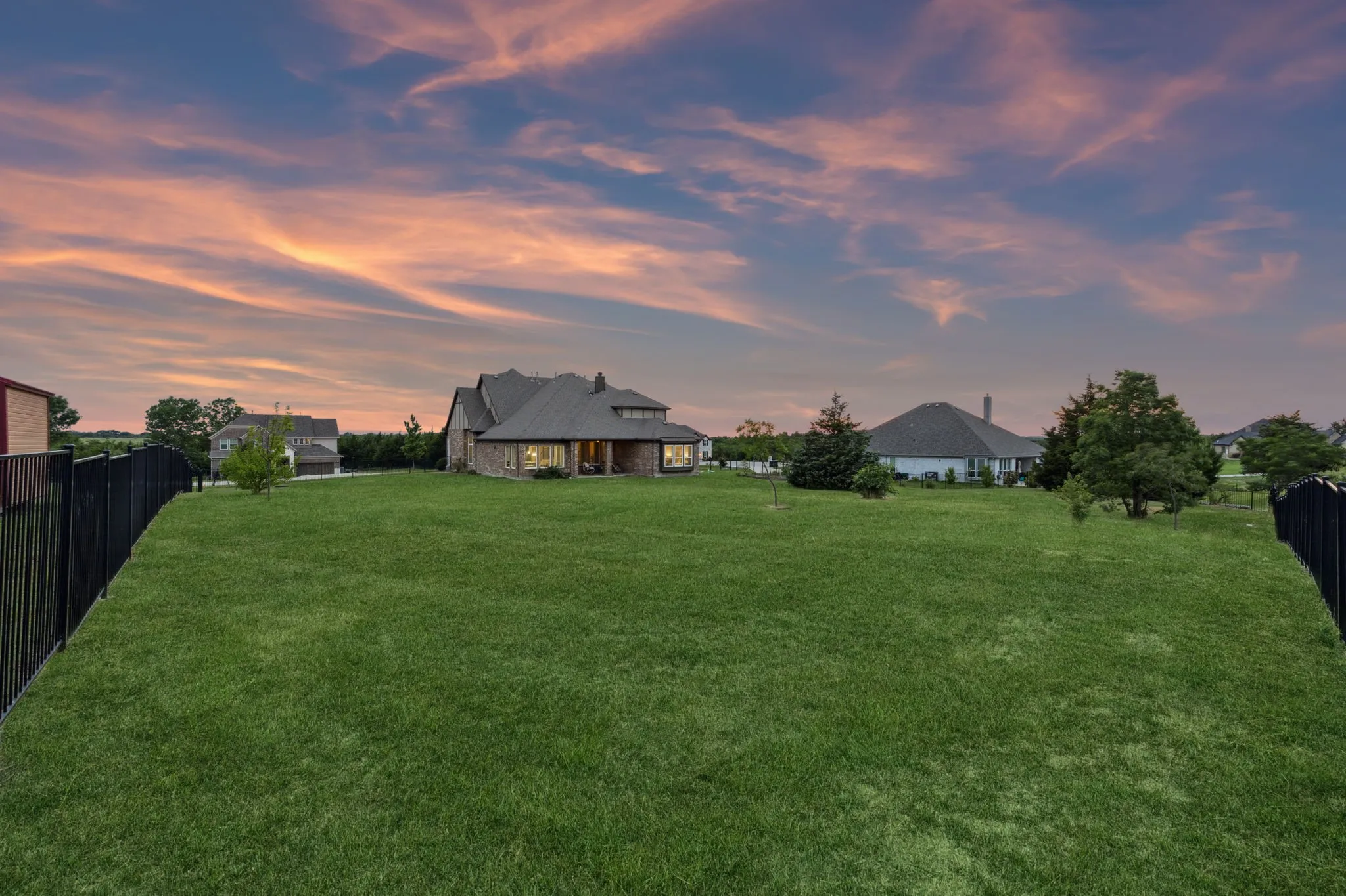Single Family Residence For Sale in Collin County , 2610 Sunset Bay Lane, Nevada, Texas 75173, 4 Bedroom, 4 Bathroom, 3 Garage spaces, 3,982 Sqft, built in 2017, mls#21281776, Real Estate Agent in Nevada, Homes For Sale in Collin county, Homes For Sale in Nevada, Realtor in Nevada Texas, Real Estate Brokerage Independent Realty Texas, Luminita Cordes Realtor
