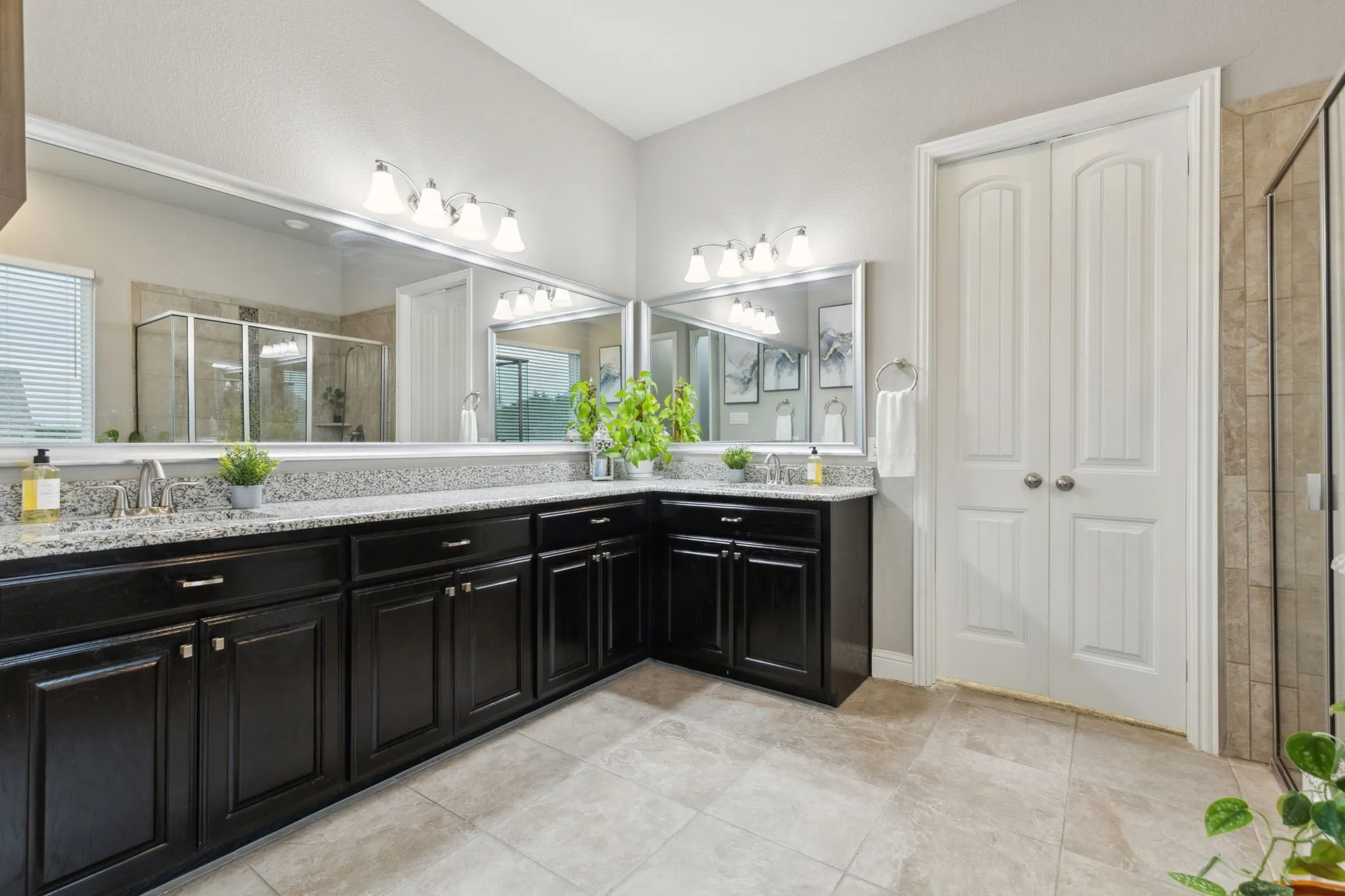 Single Family Residence For Sale in Collin County , 2610 Sunset Bay Lane, Nevada, Texas 75173, 4 Bedroom, 4 Bathroom, 3 Garage spaces, 3,982 Sqft, built in 2017, mls#21281776, Real Estate Agent in Nevada, Homes For Sale in Collin county, Homes For Sale in Nevada, Realtor in Nevada Texas, Real Estate Brokerage Independent Realty Texas, Luminita Cordes Realtor