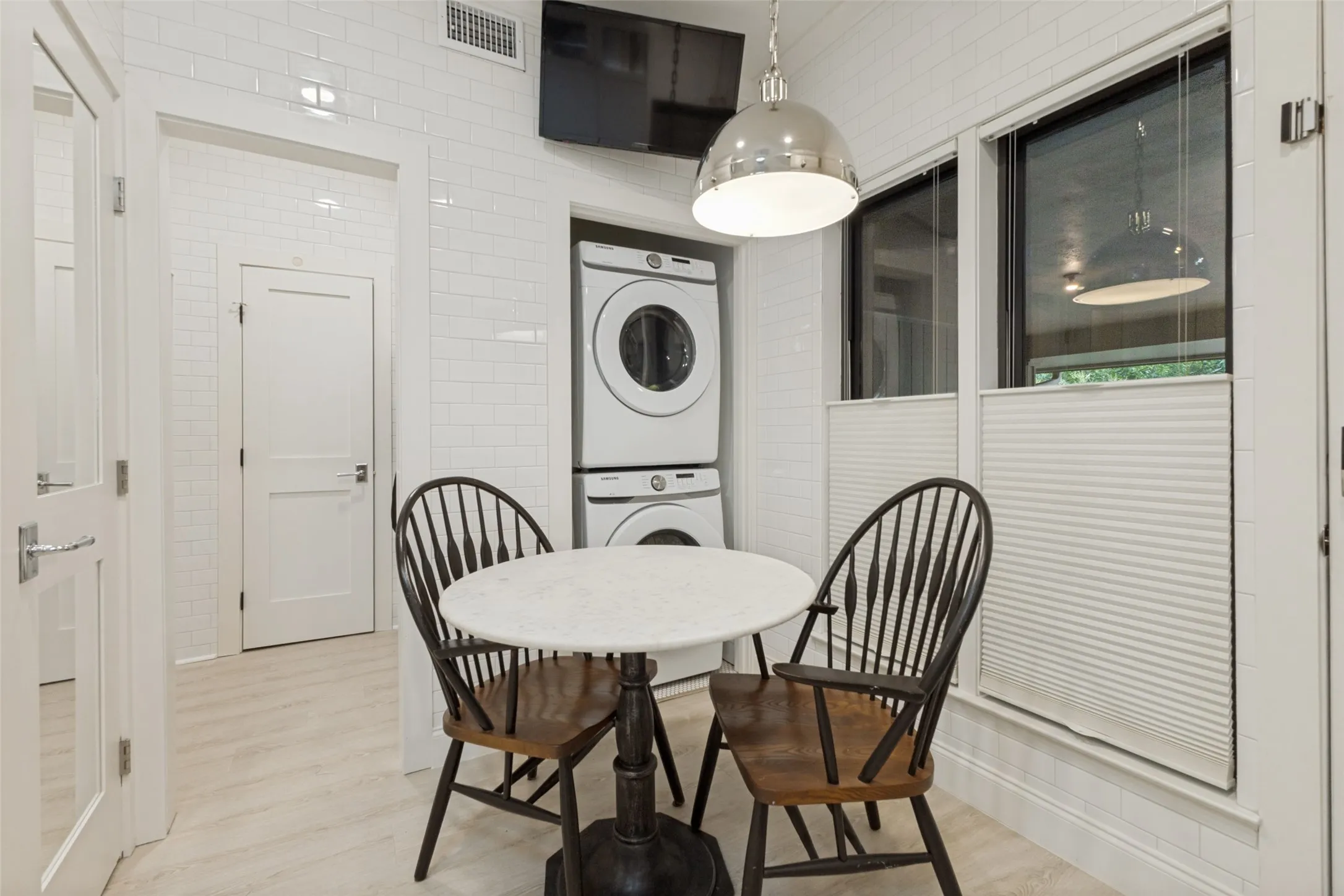 Condominium For Sale in Dallas County , 5820 Royal Lane, Dallas, Texas 75230, 2 Bedroom, 2 Bathroom, Garage spaces, 1,565 Sqft, built in 1969, mls#21279667, Real Estate Agent in Dallas, Homes For Sale in Dallas county, Homes For Sale in Dallas, Realtor in Dallas Texas, Real Estate Brokerage Independent Realty Texas, Luminita Cordes Realtor